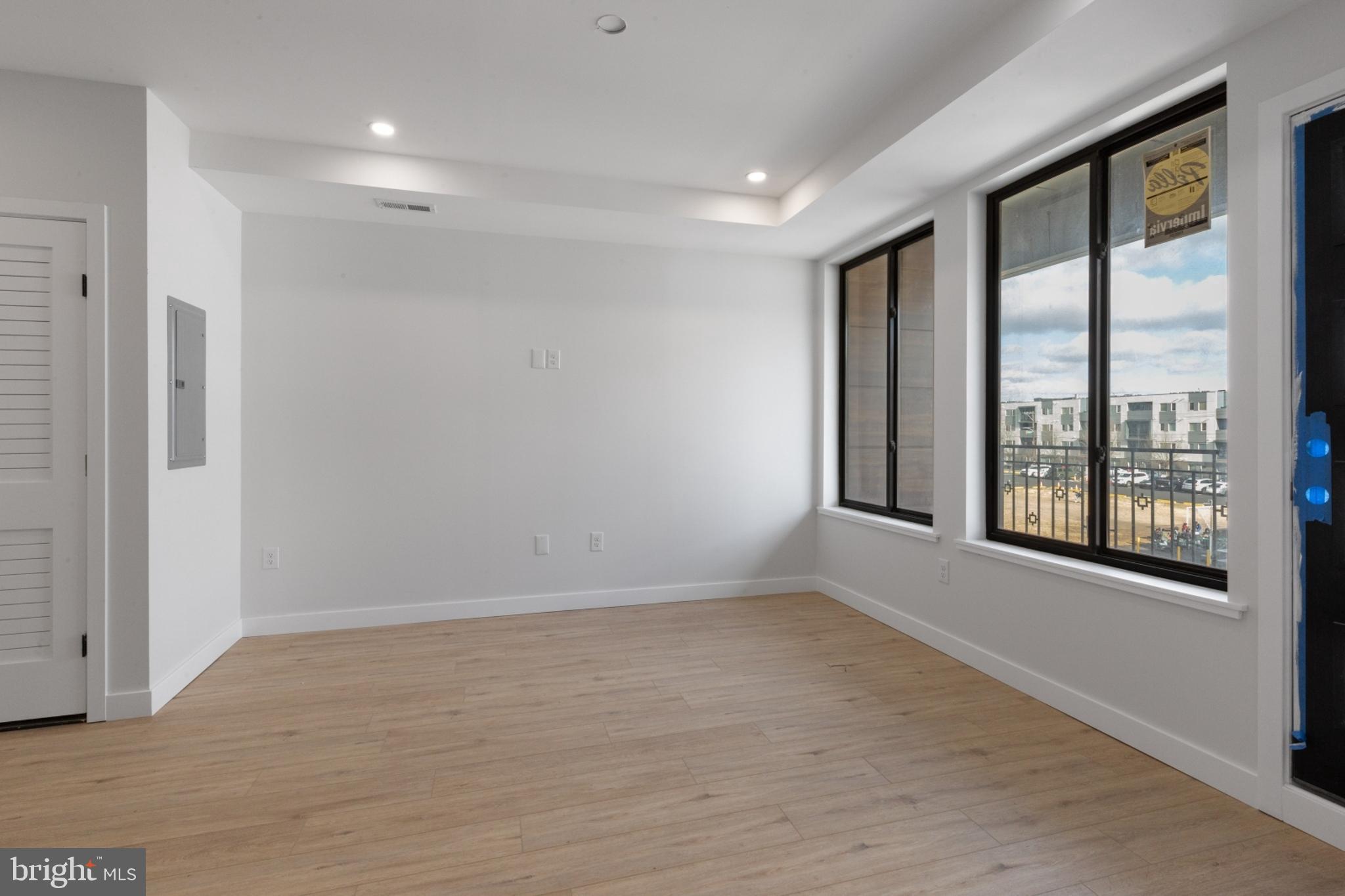 OLDE KENSINGTON - Residential Lease