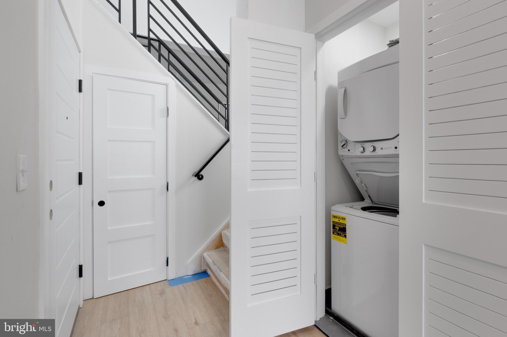 OLDE KENSINGTON - Residential Lease