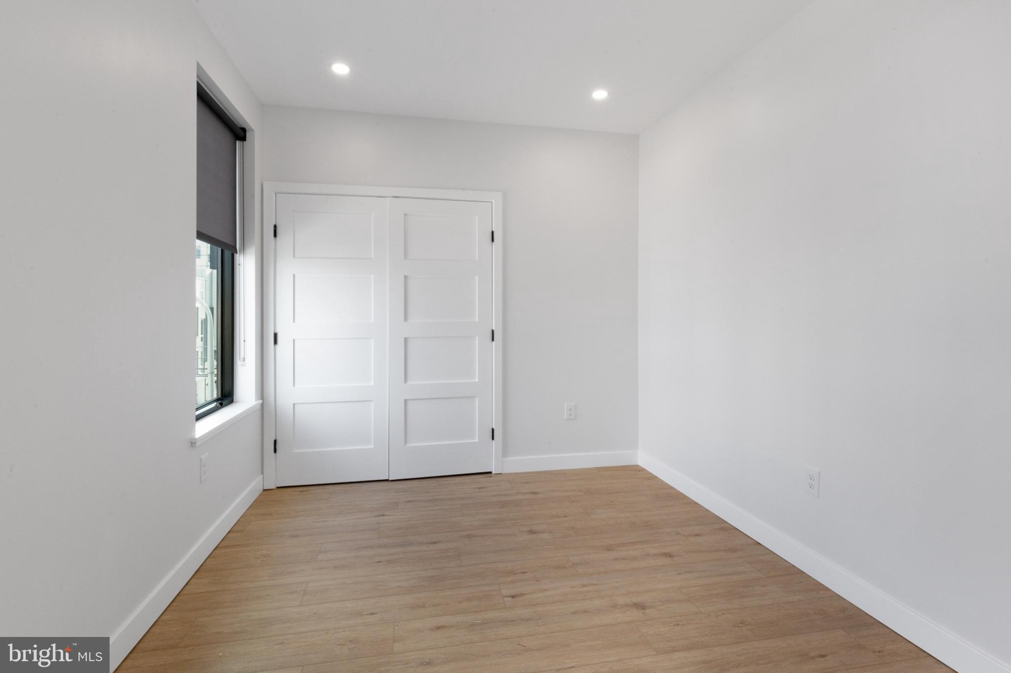 OLDE KENSINGTON - Residential Lease