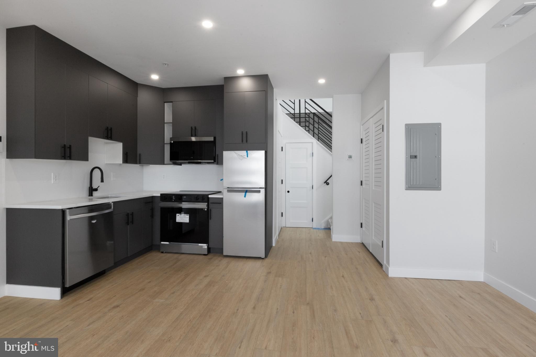 OLDE KENSINGTON - Residential Lease