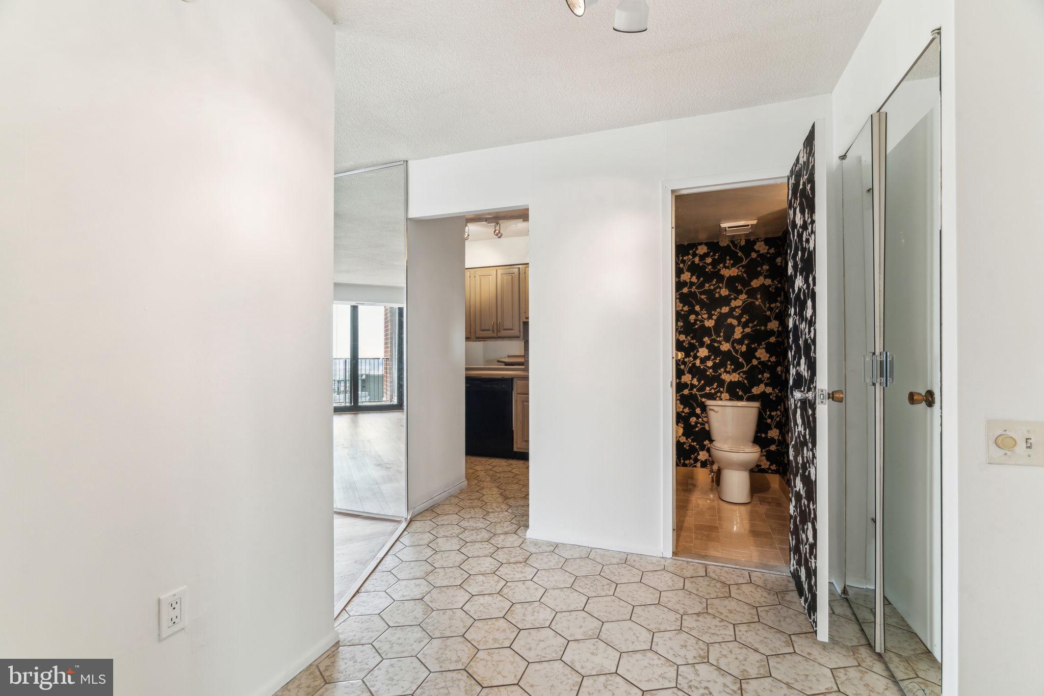 AVENUE OF THE ARTS - Residential