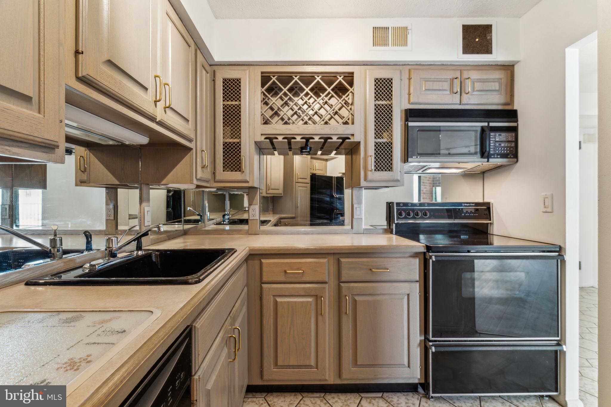 AVENUE OF THE ARTS - Residential