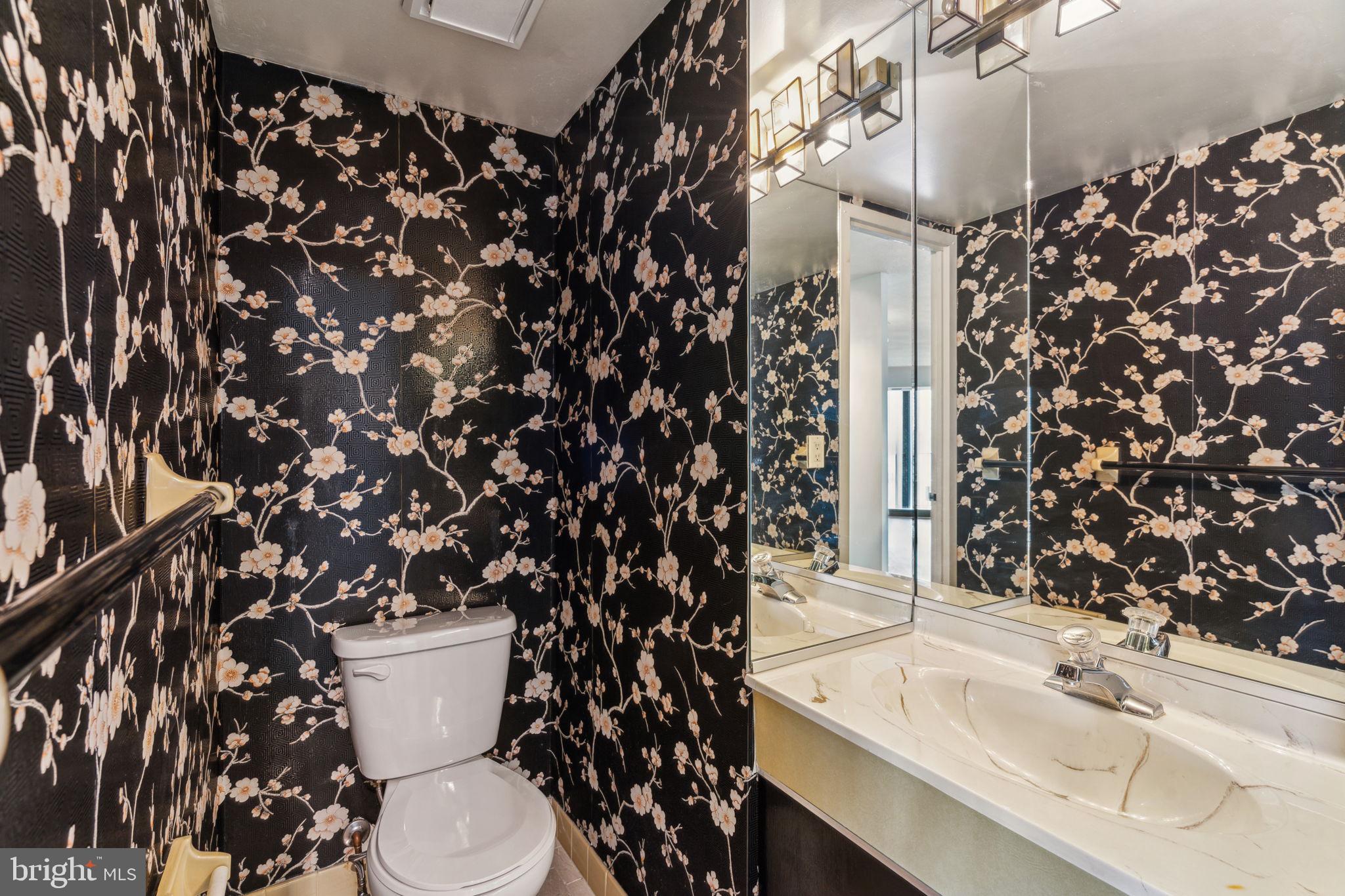 AVENUE OF THE ARTS - Residential