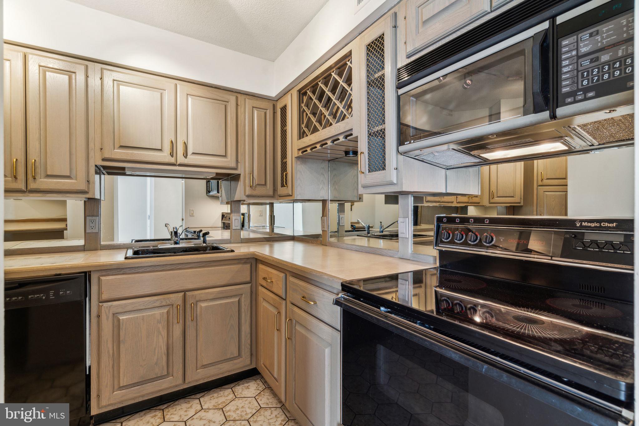 AVENUE OF THE ARTS - Residential