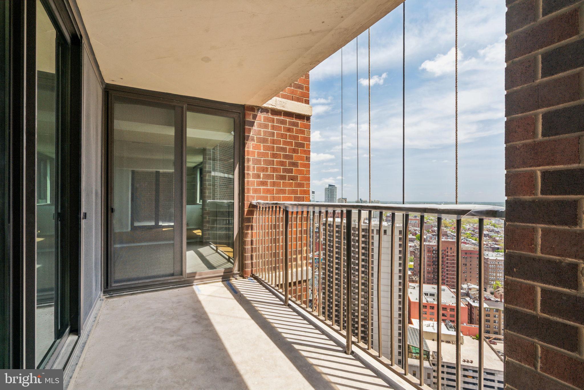 AVENUE OF THE ARTS - Residential