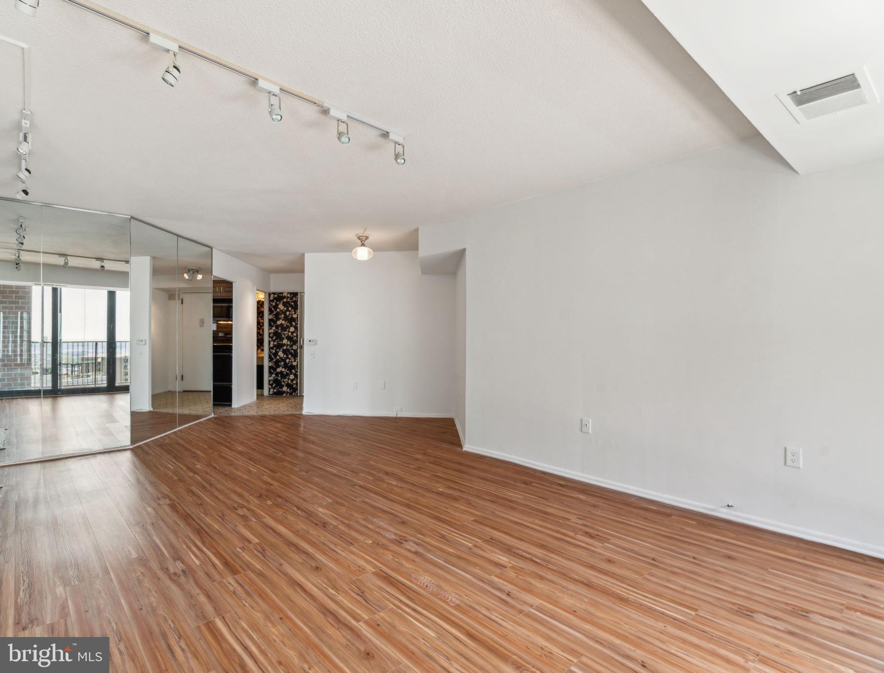 AVENUE OF THE ARTS - Residential