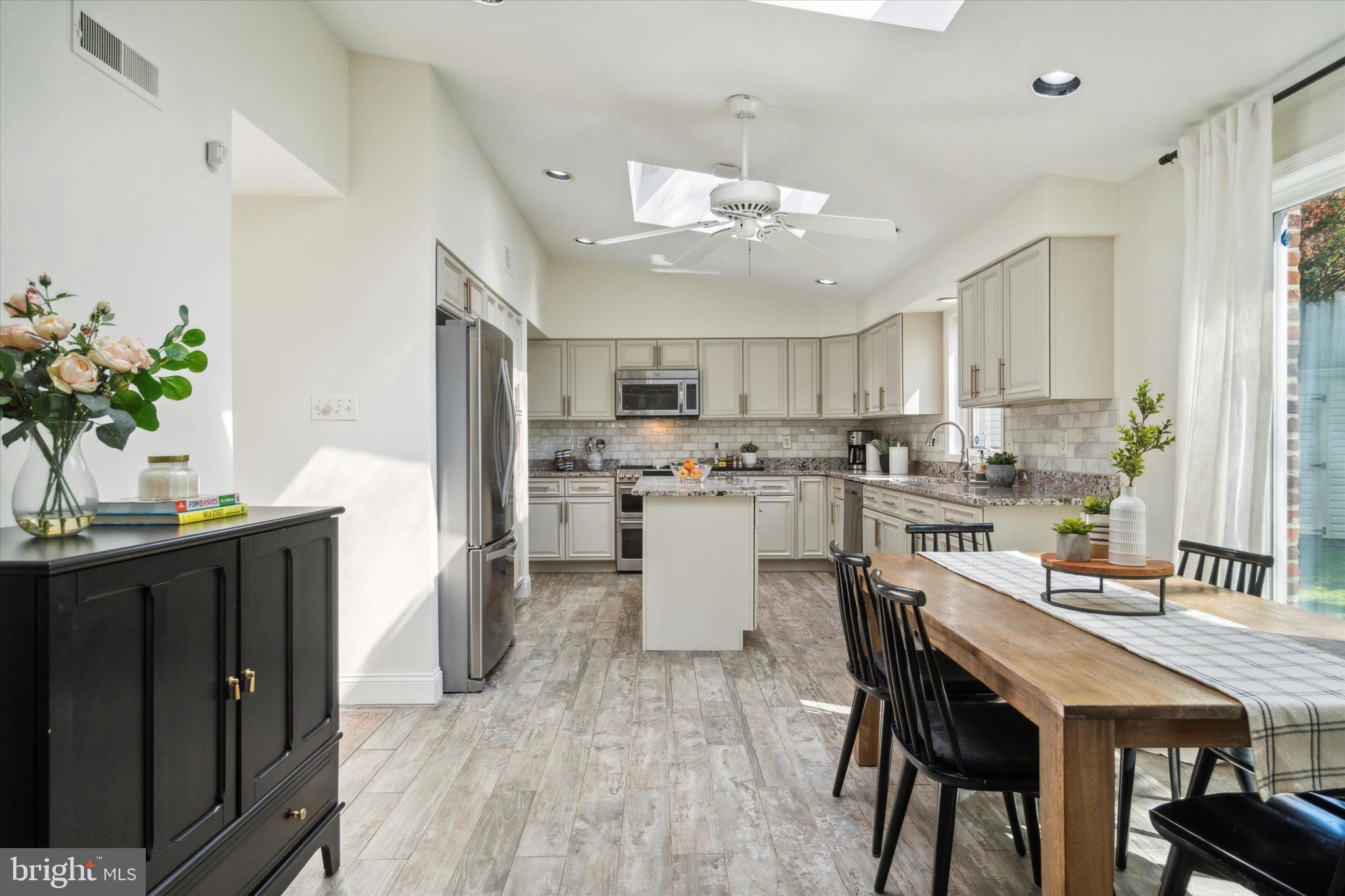 GLADWYNE - Residential