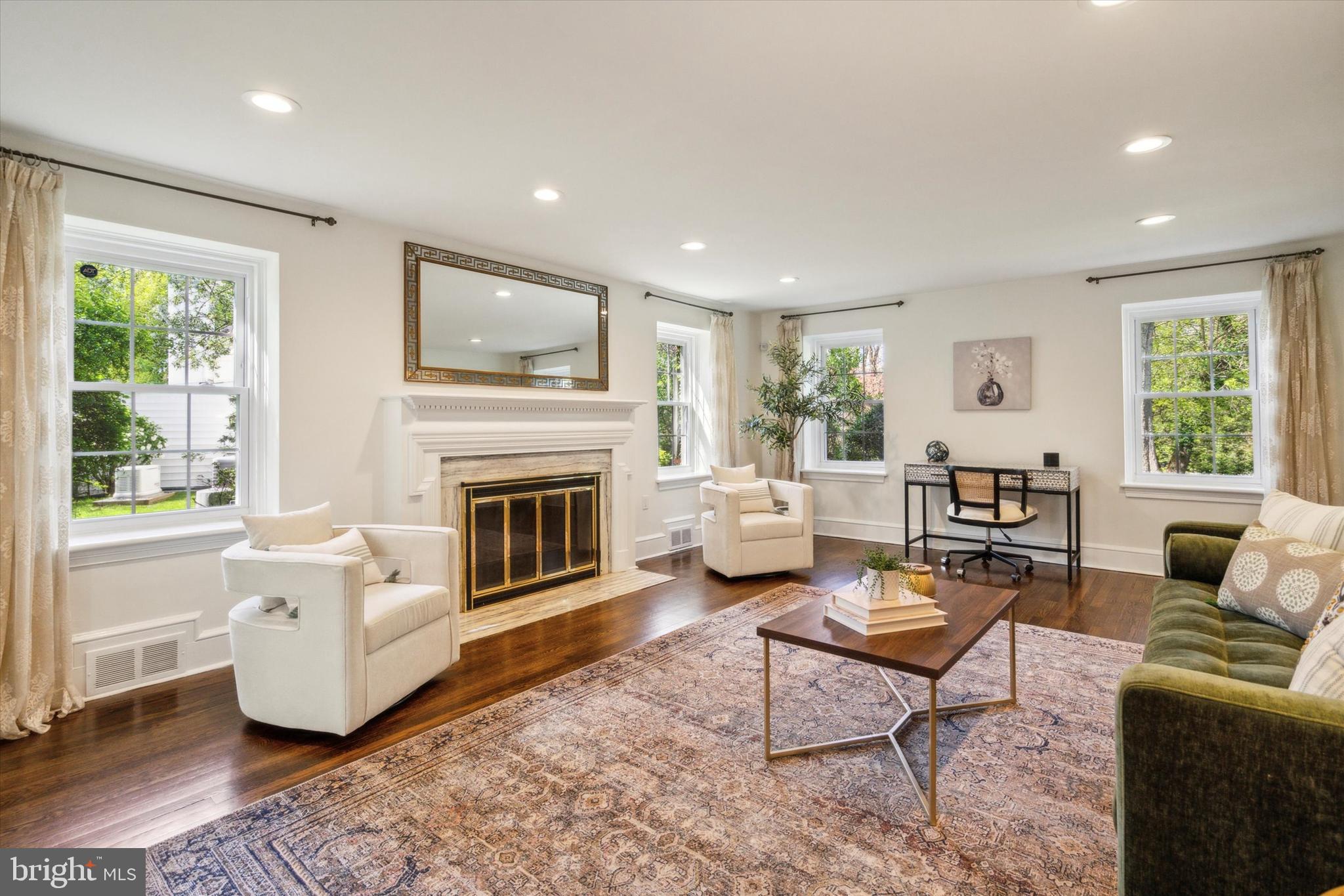 GLADWYNE - Residential