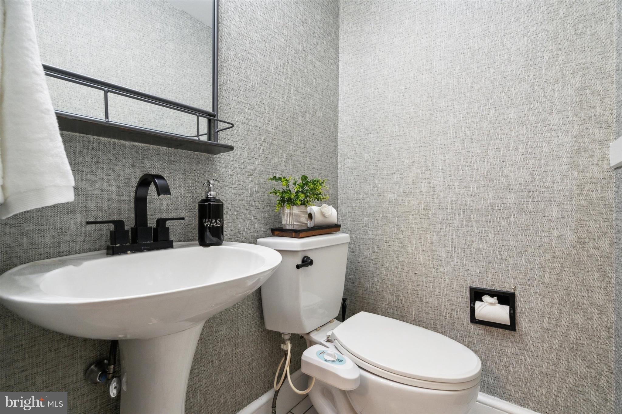 GLADWYNE - Residential