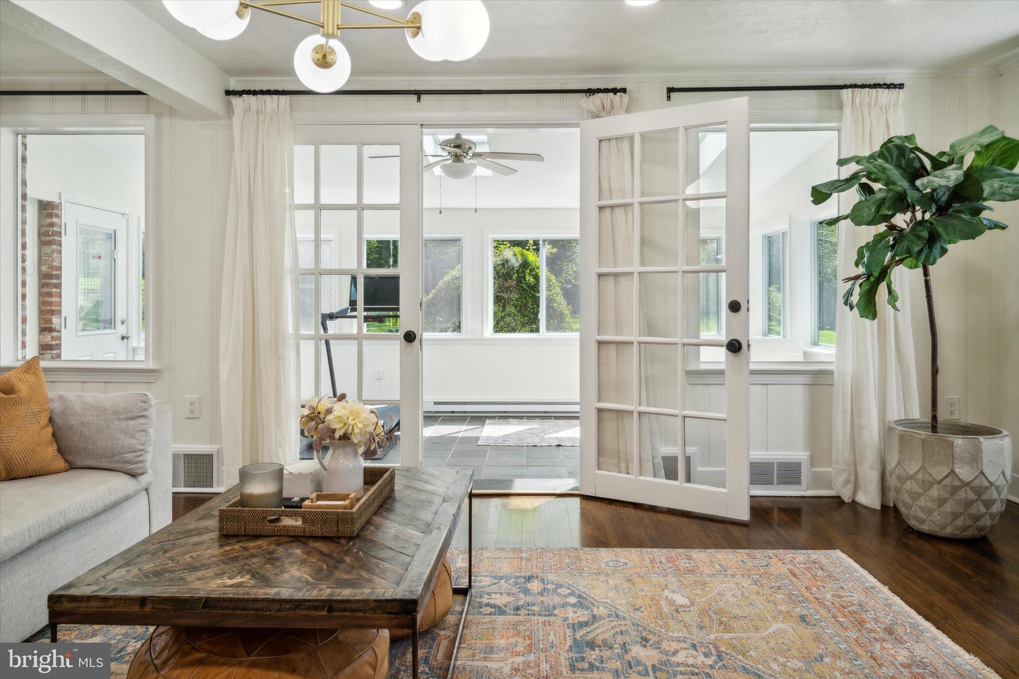 GLADWYNE - Residential