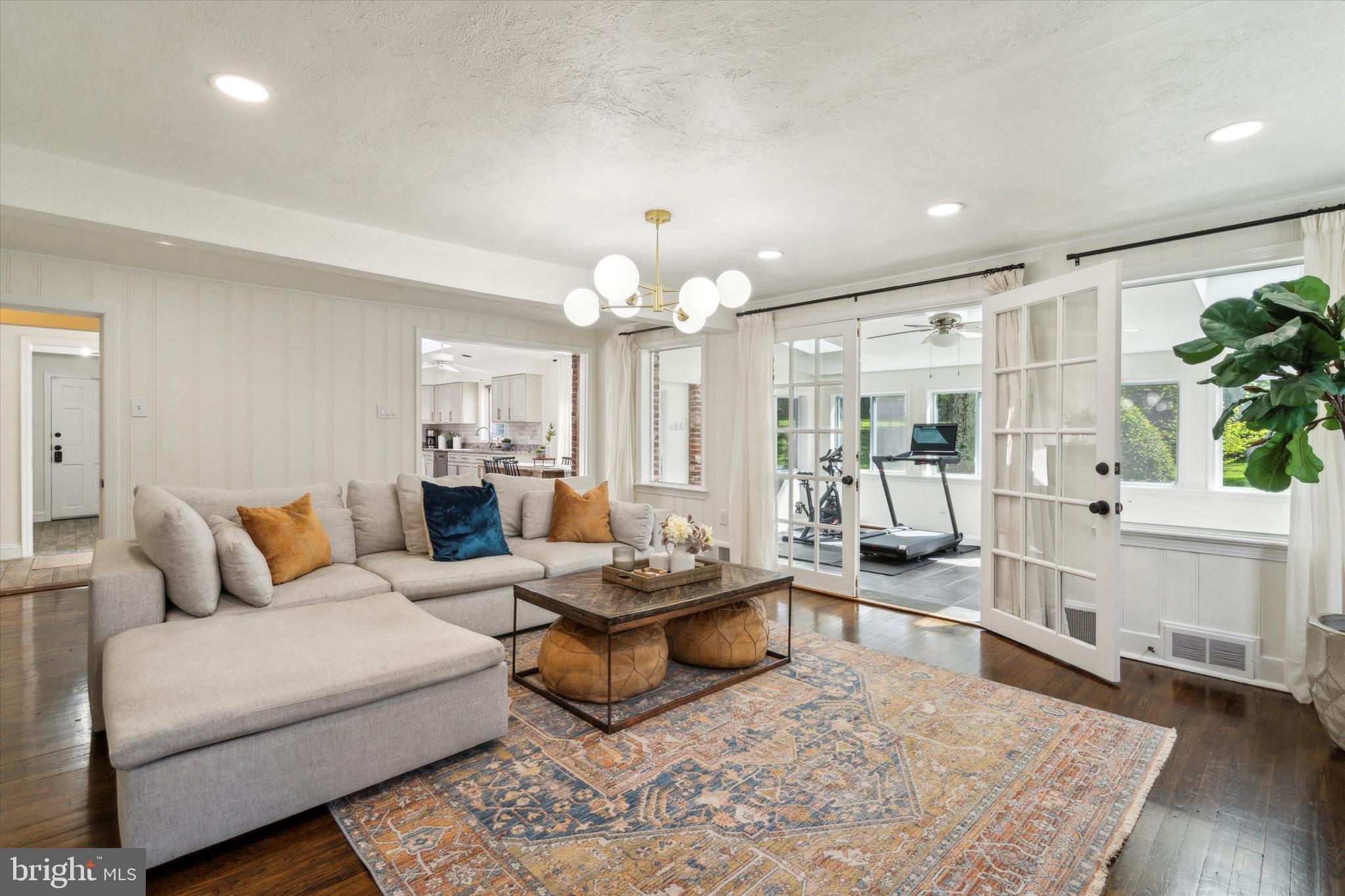 GLADWYNE - Residential