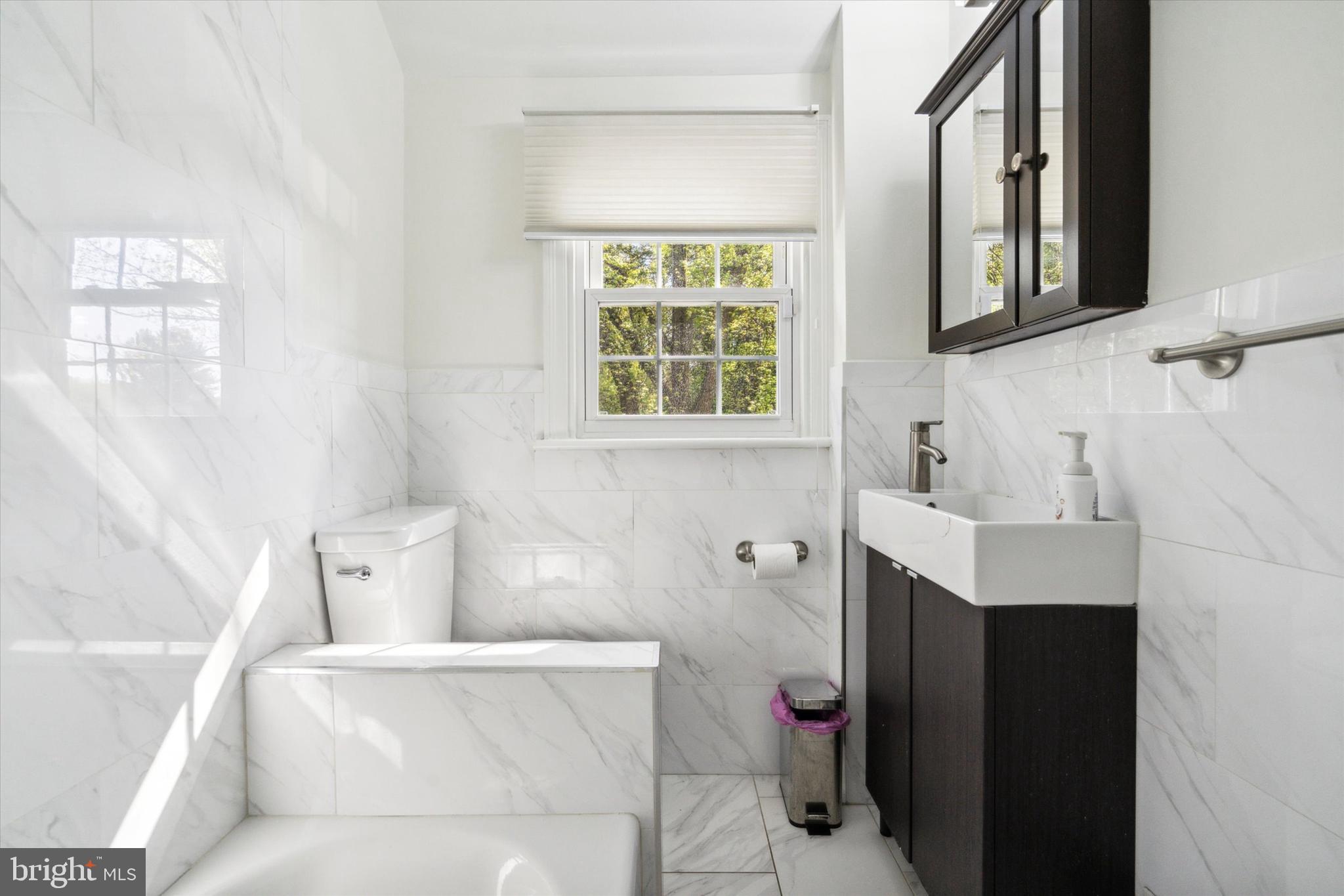 GLADWYNE - Residential