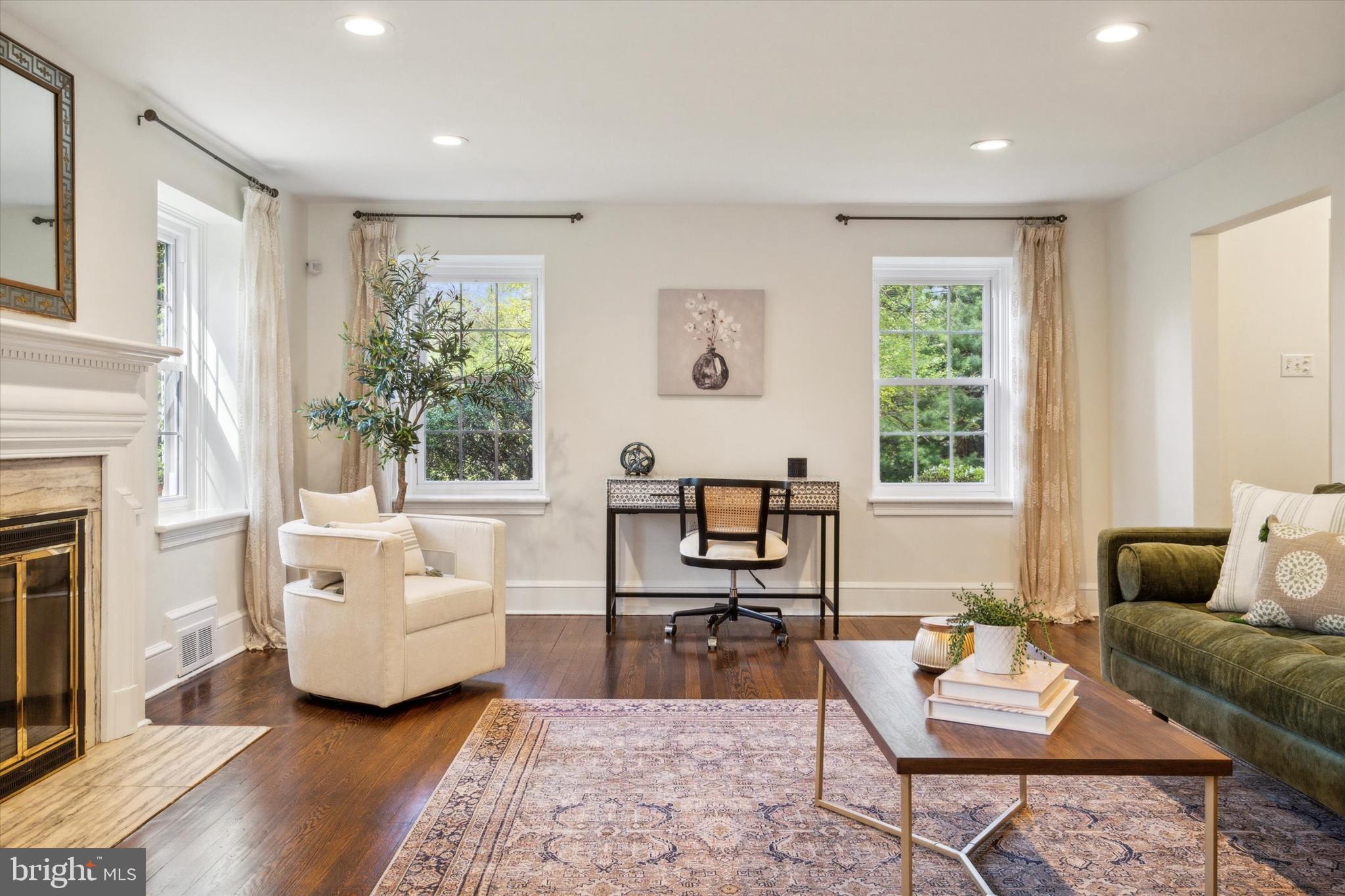 GLADWYNE - Residential