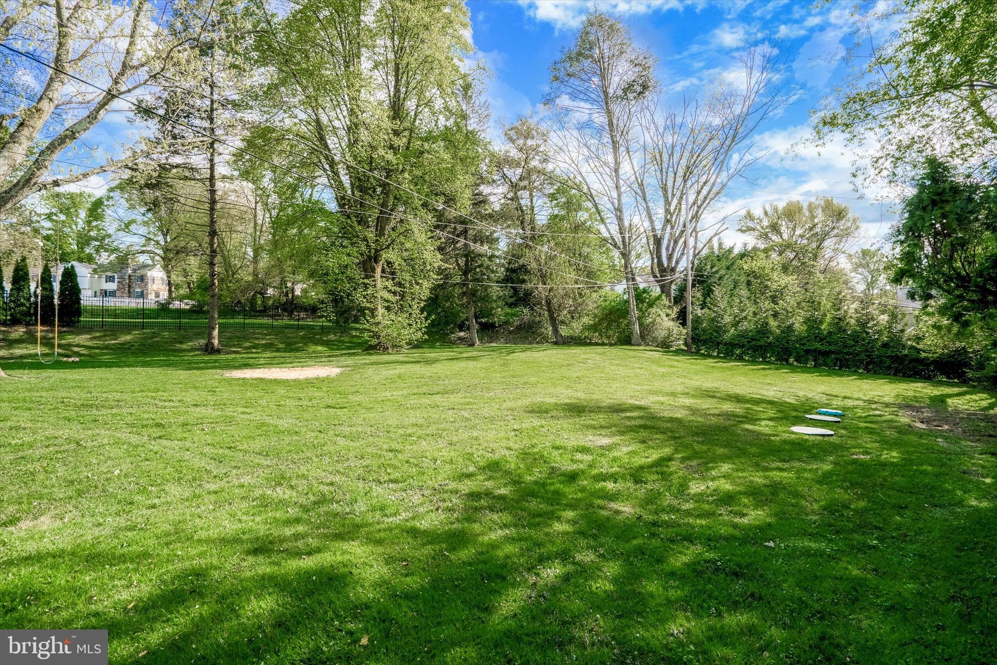 GLADWYNE - Residential