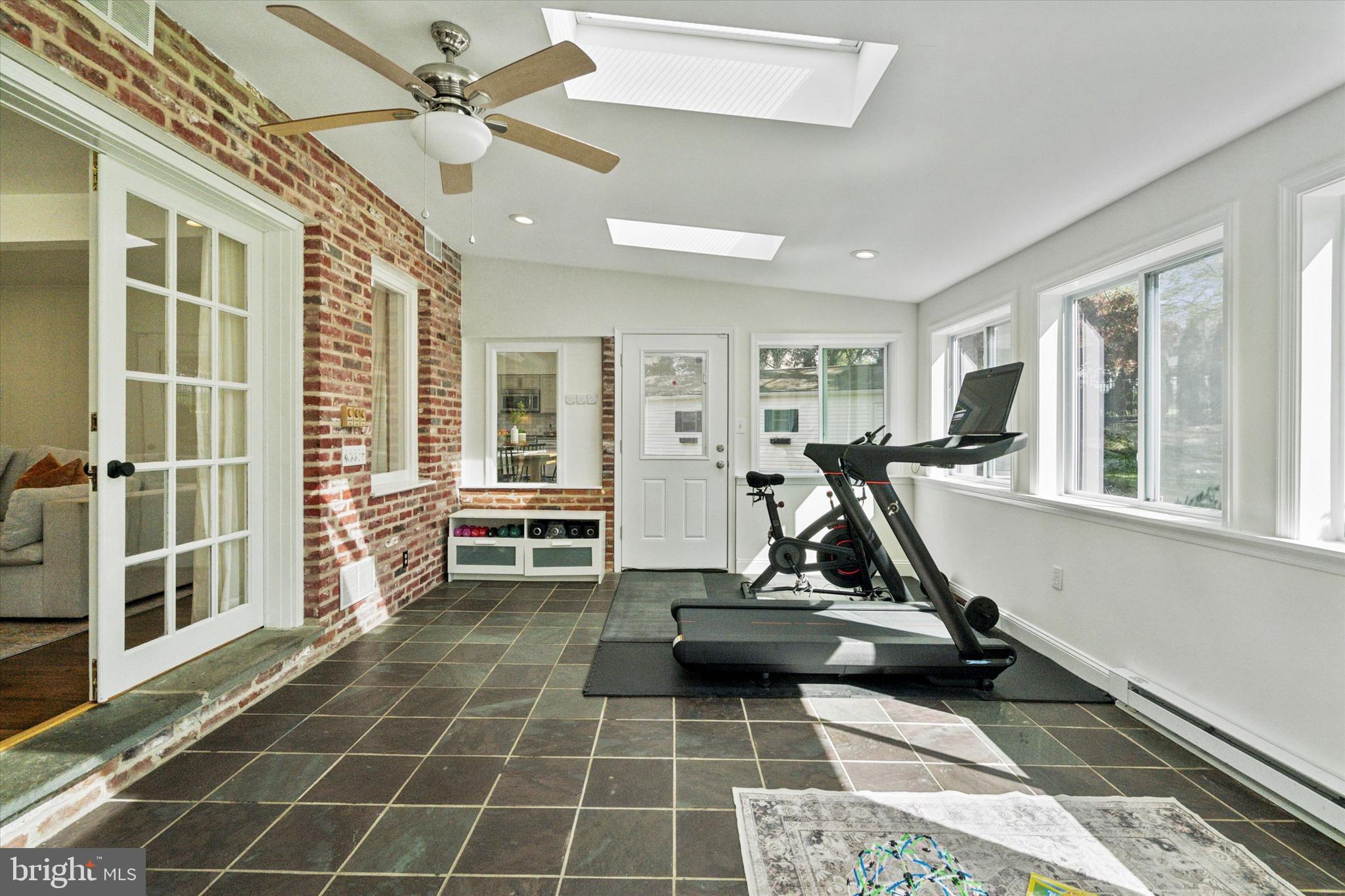 GLADWYNE - Residential