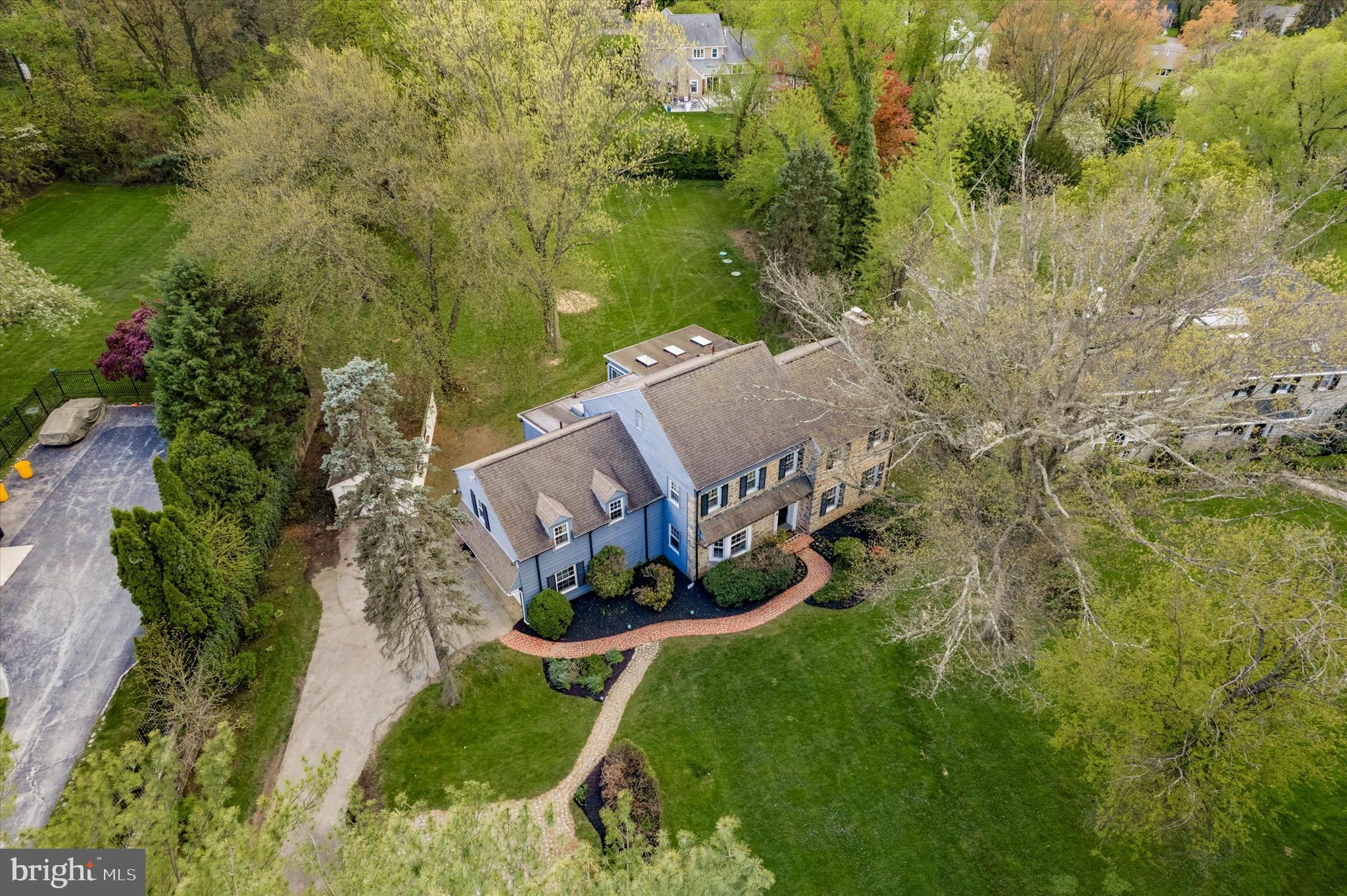 GLADWYNE - Residential