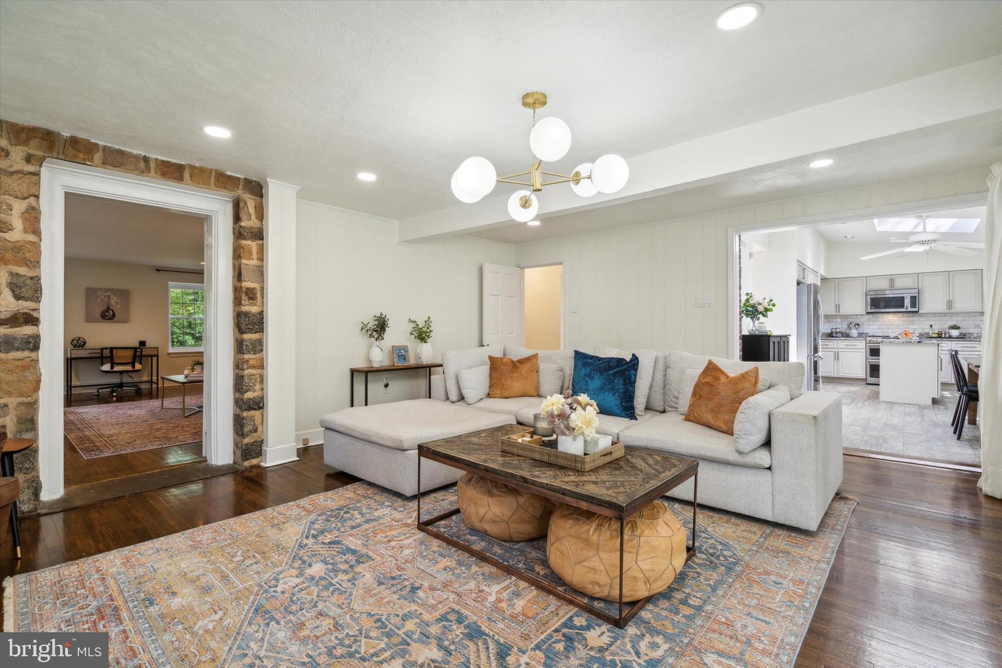 GLADWYNE - Residential