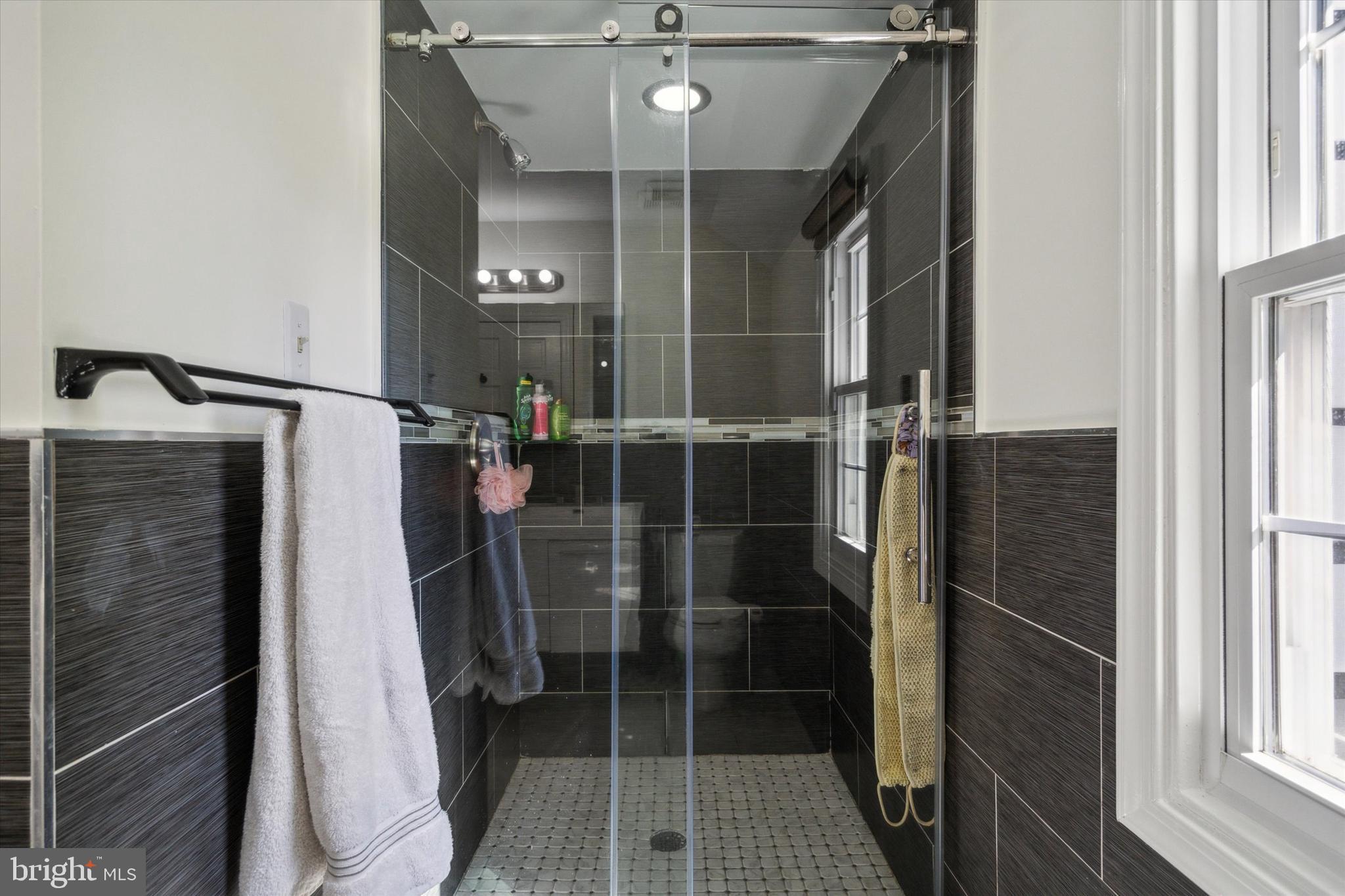 GLADWYNE - Residential