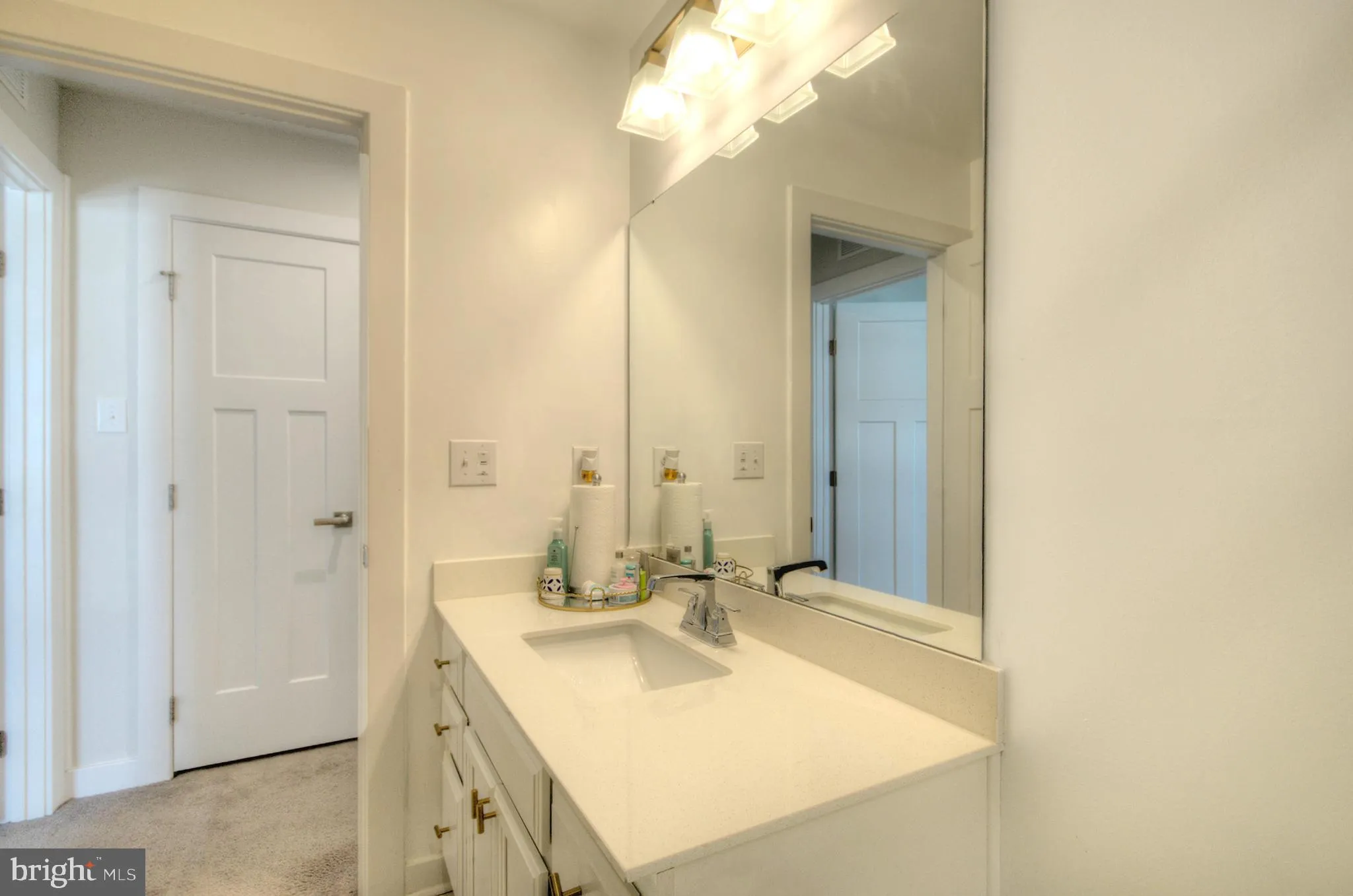 Woodstown, New Jersey 08098, United States, 5 Bedrooms Bedrooms, ,4 BathroomsBathrooms,Residential,Coming Soon,241874