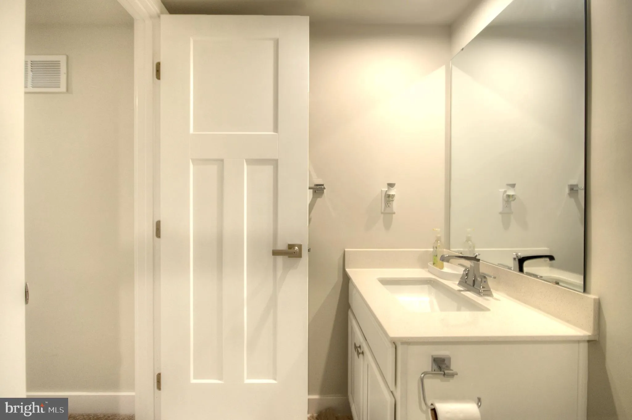 Woodstown, New Jersey 08098, United States, 5 Bedrooms Bedrooms, ,4 BathroomsBathrooms,Residential,Coming Soon,241874