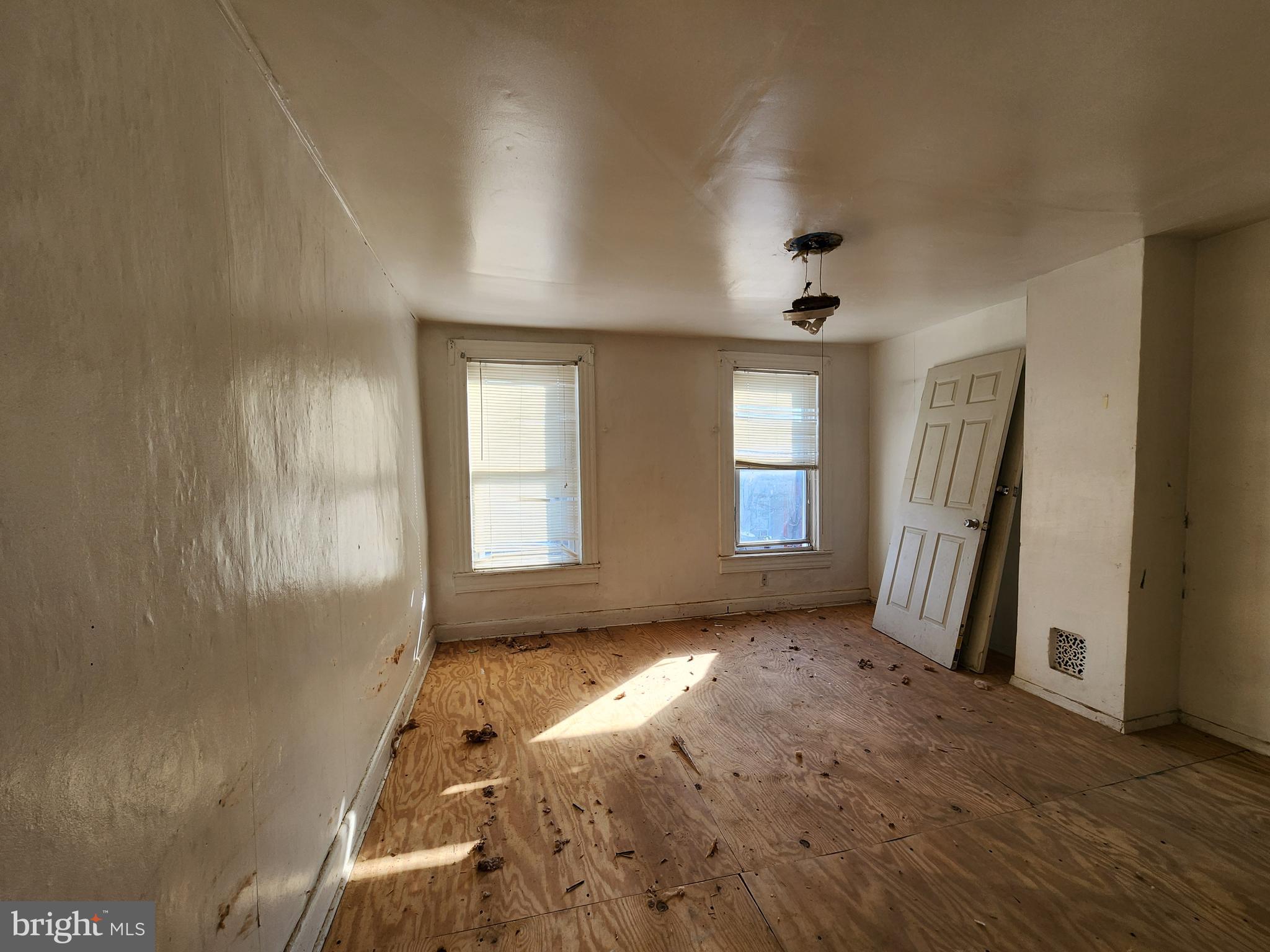 SANDTOWN-WINCHESTER - Residential