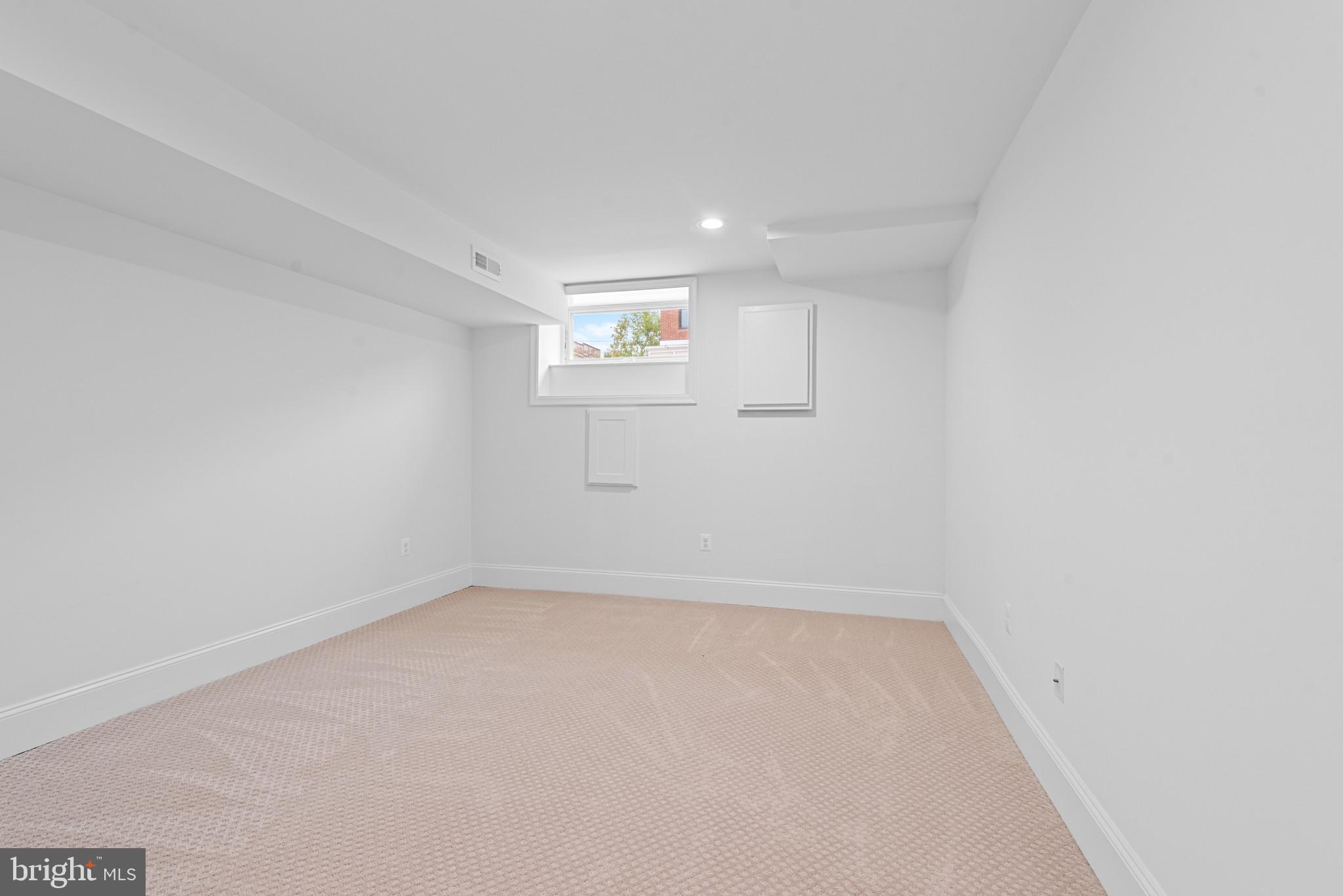 HIGHLANDTOWN - Residential