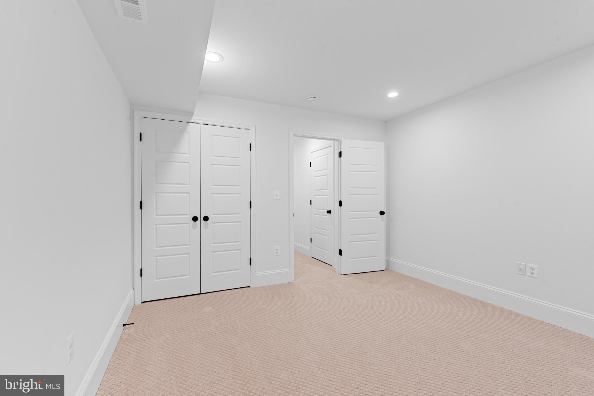 HIGHLANDTOWN - Residential