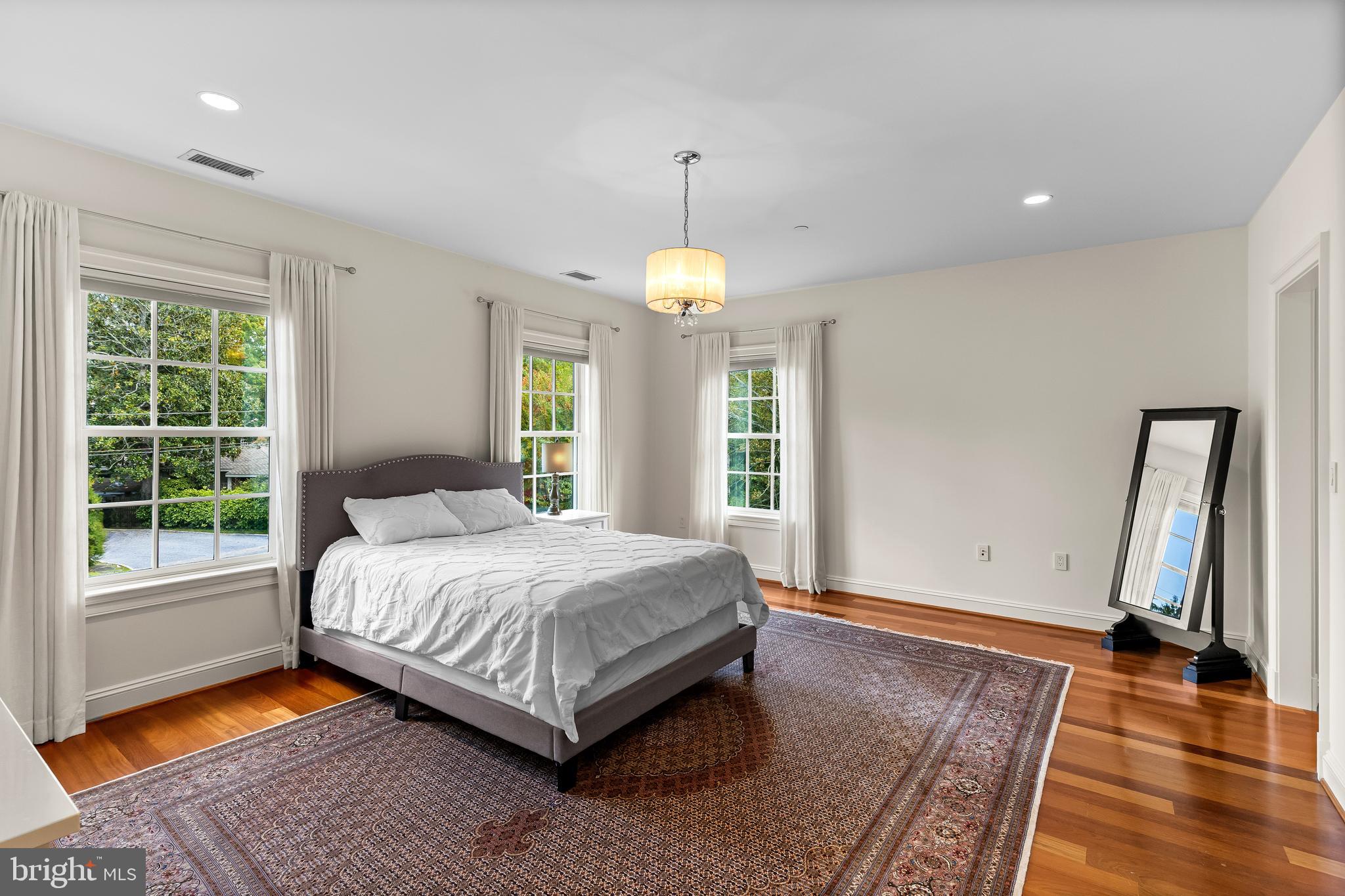 WARDOUR - Residential