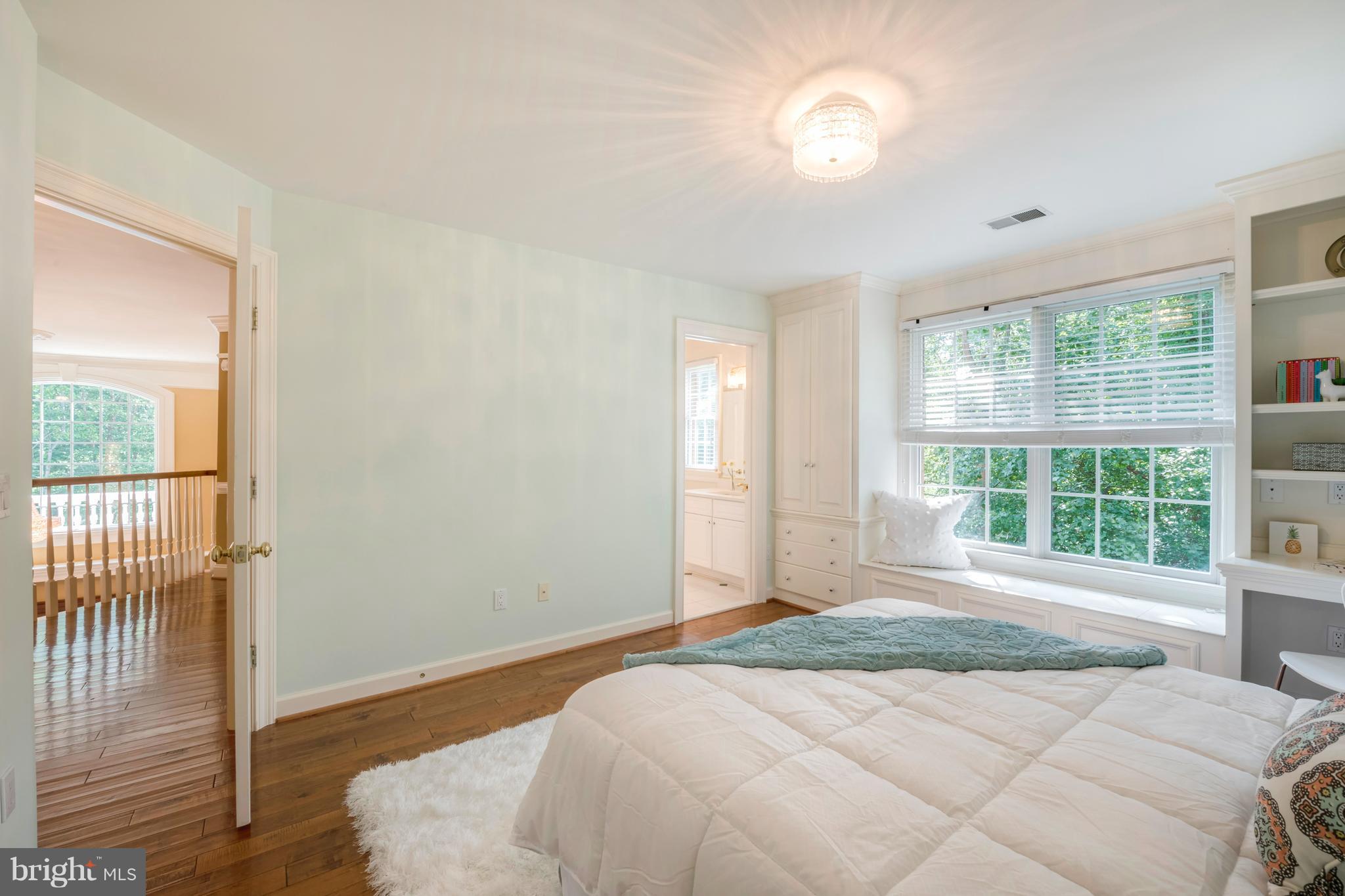 SOUTH RIVER COLONY - Residential