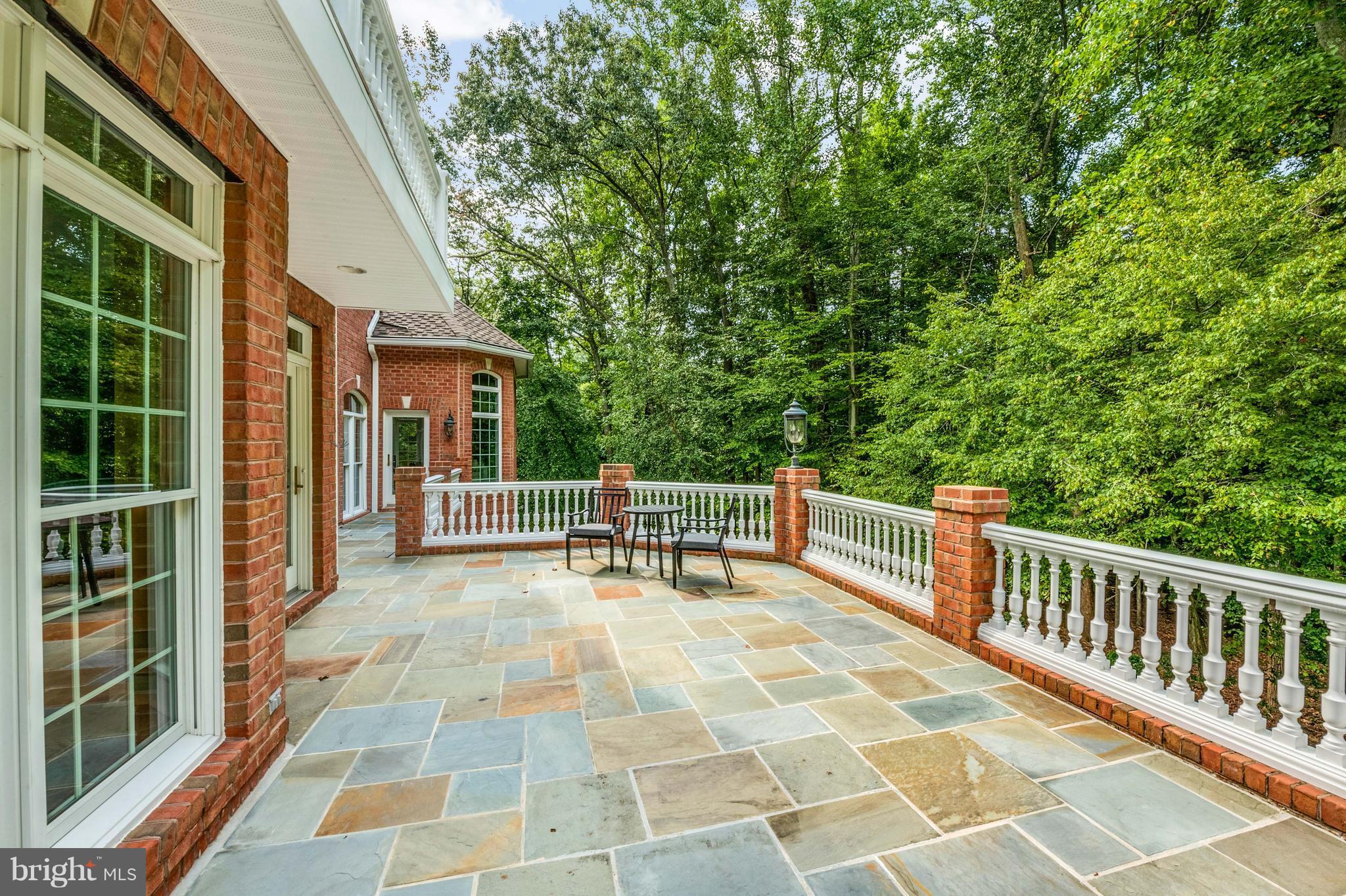 SOUTH RIVER COLONY - Residential