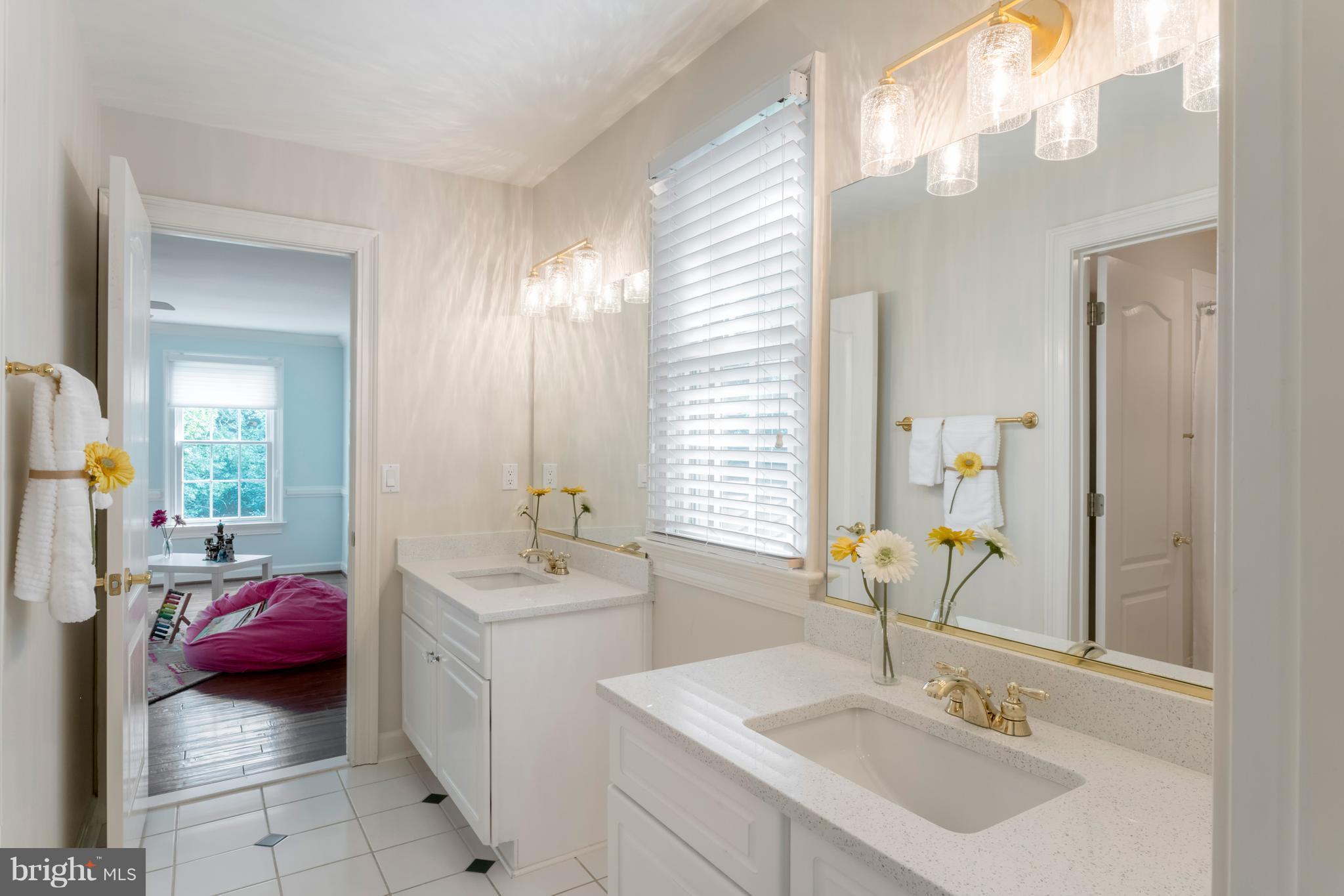 SOUTH RIVER COLONY - Residential