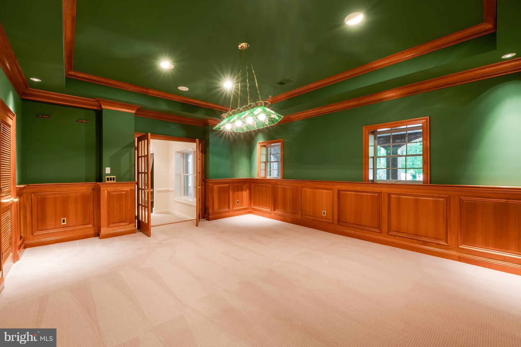 SOUTH RIVER COLONY - Residential