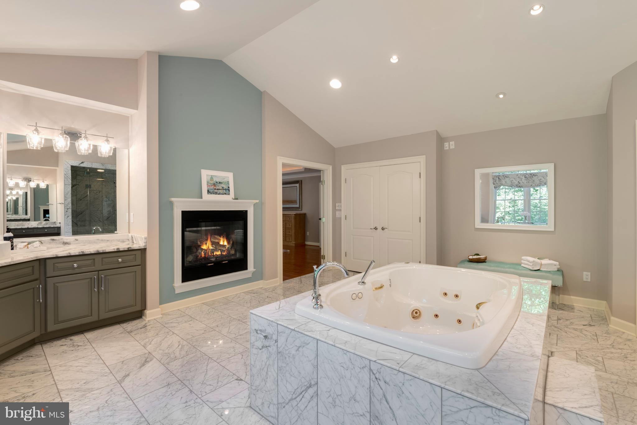 SOUTH RIVER COLONY - Residential