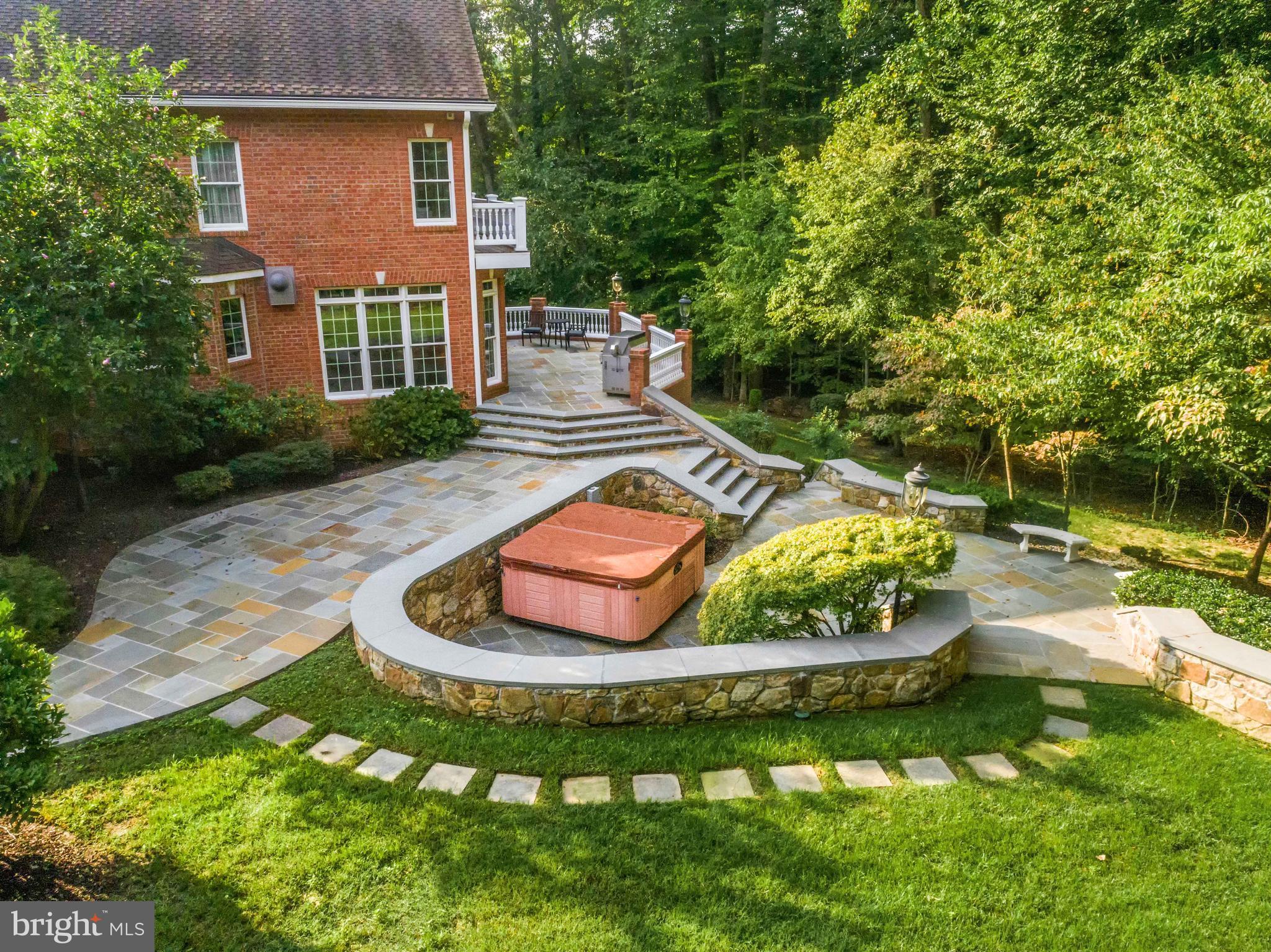 SOUTH RIVER COLONY - Residential