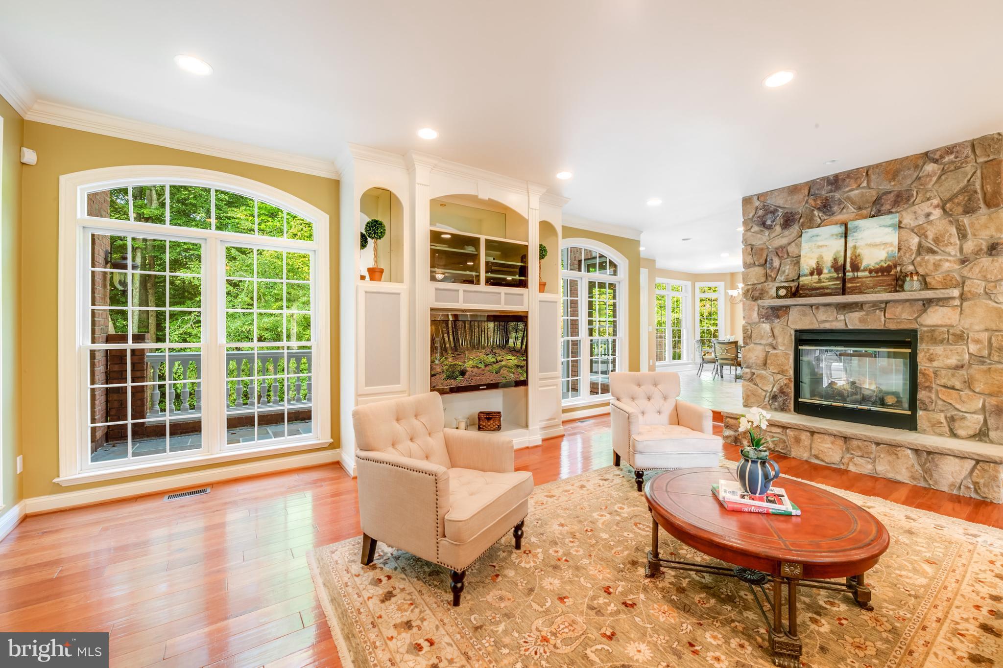 SOUTH RIVER COLONY - Residential