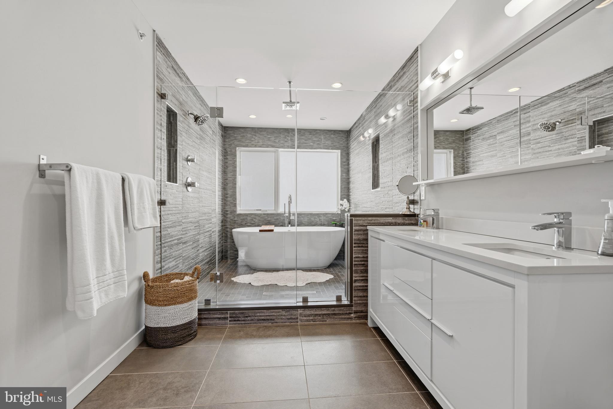 FAIRMOUNT - Residential