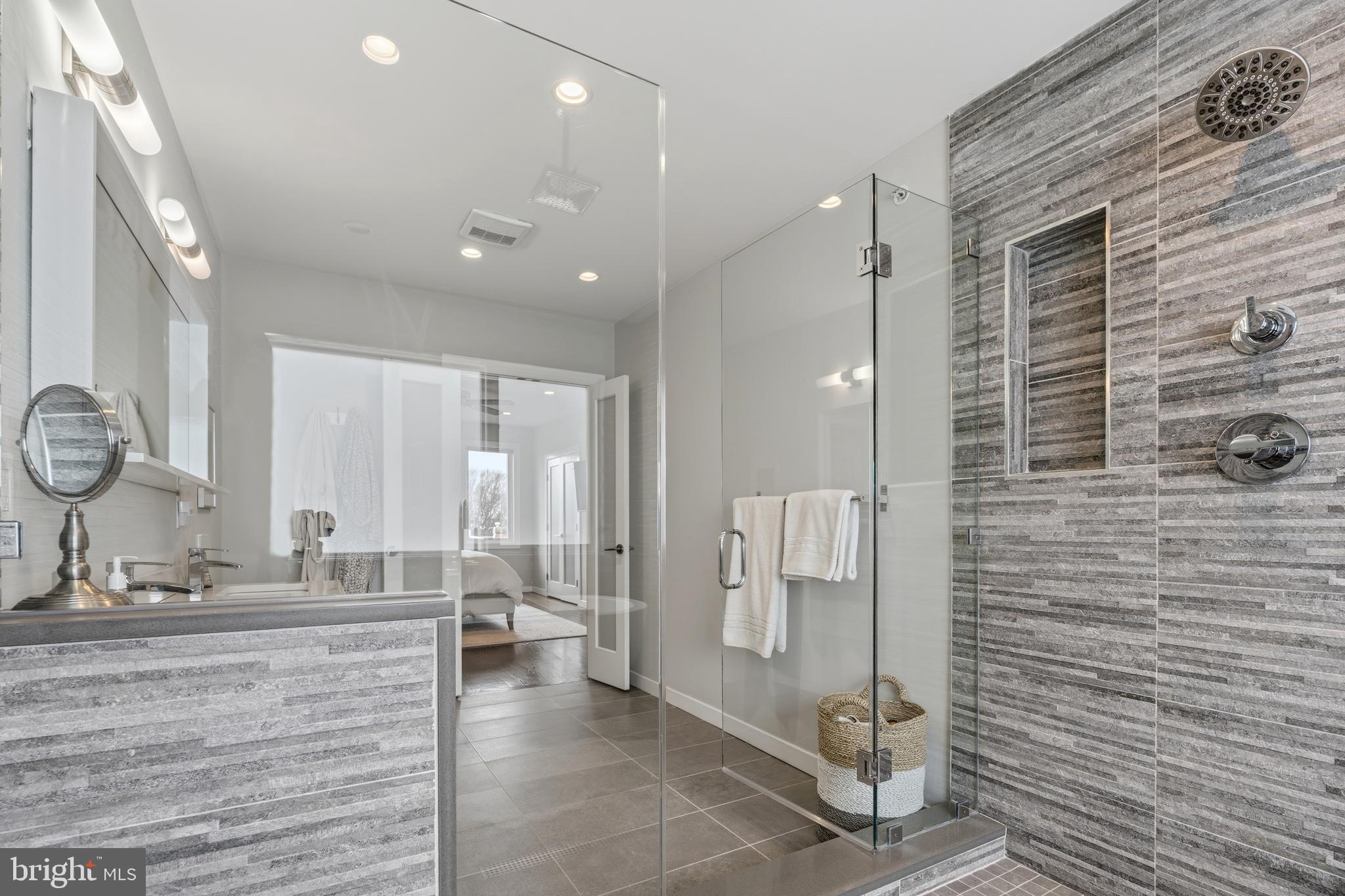 FAIRMOUNT - Residential