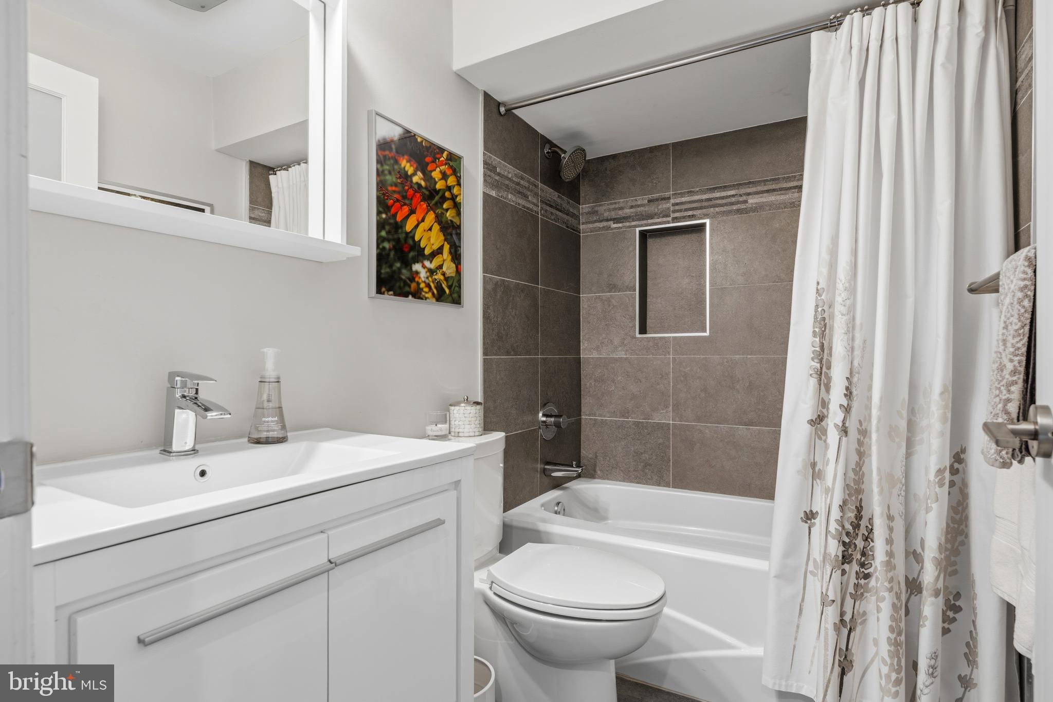 FAIRMOUNT - Residential