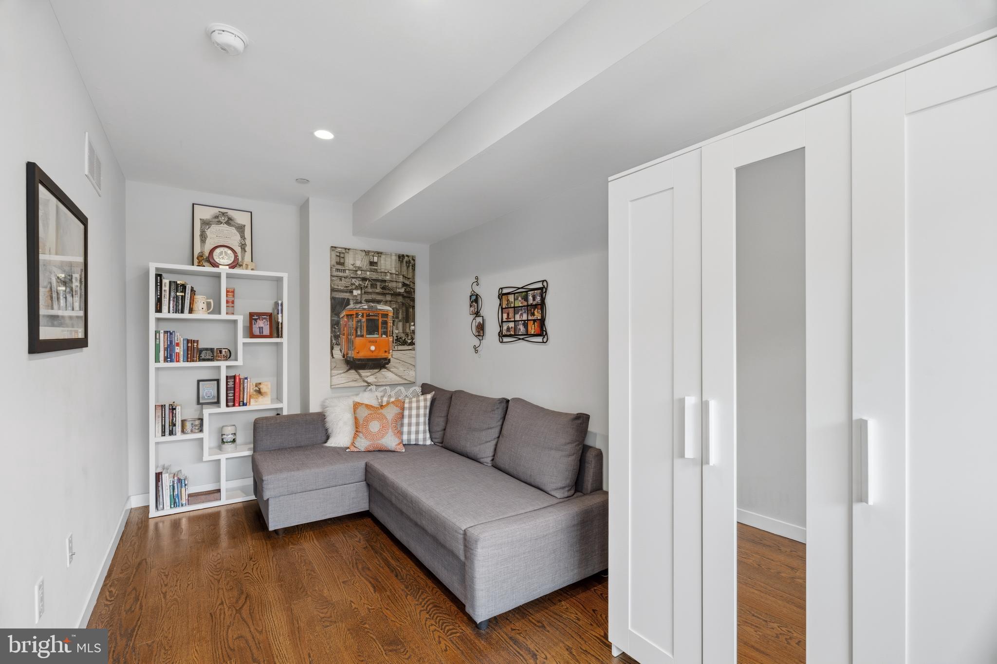 FAIRMOUNT - Residential