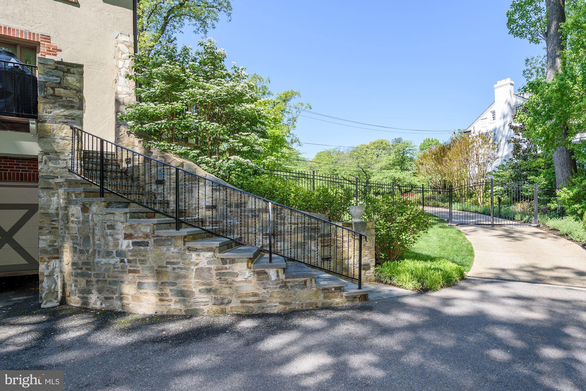 KENWOOD - Residential