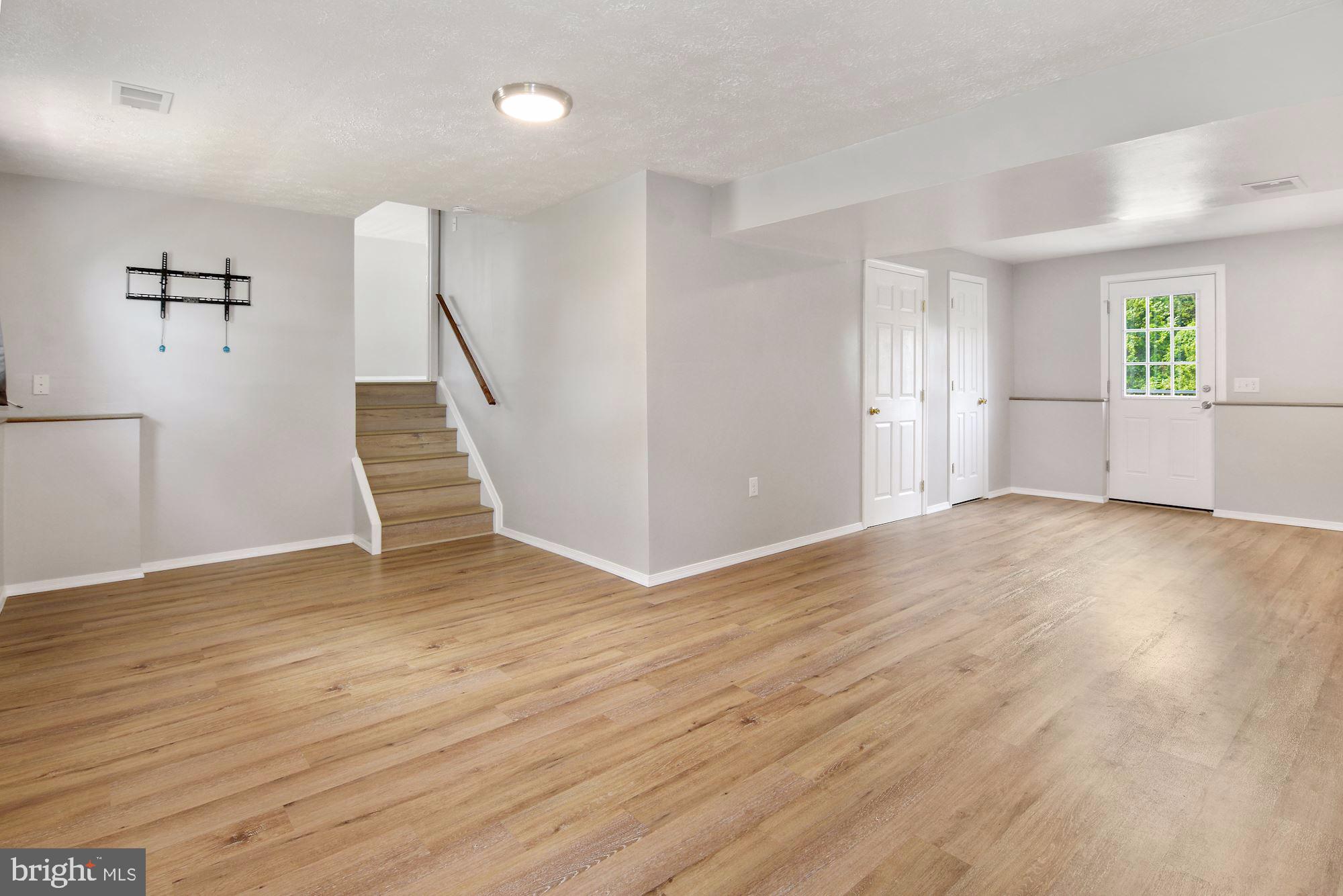 THE PROVINCES - Residential