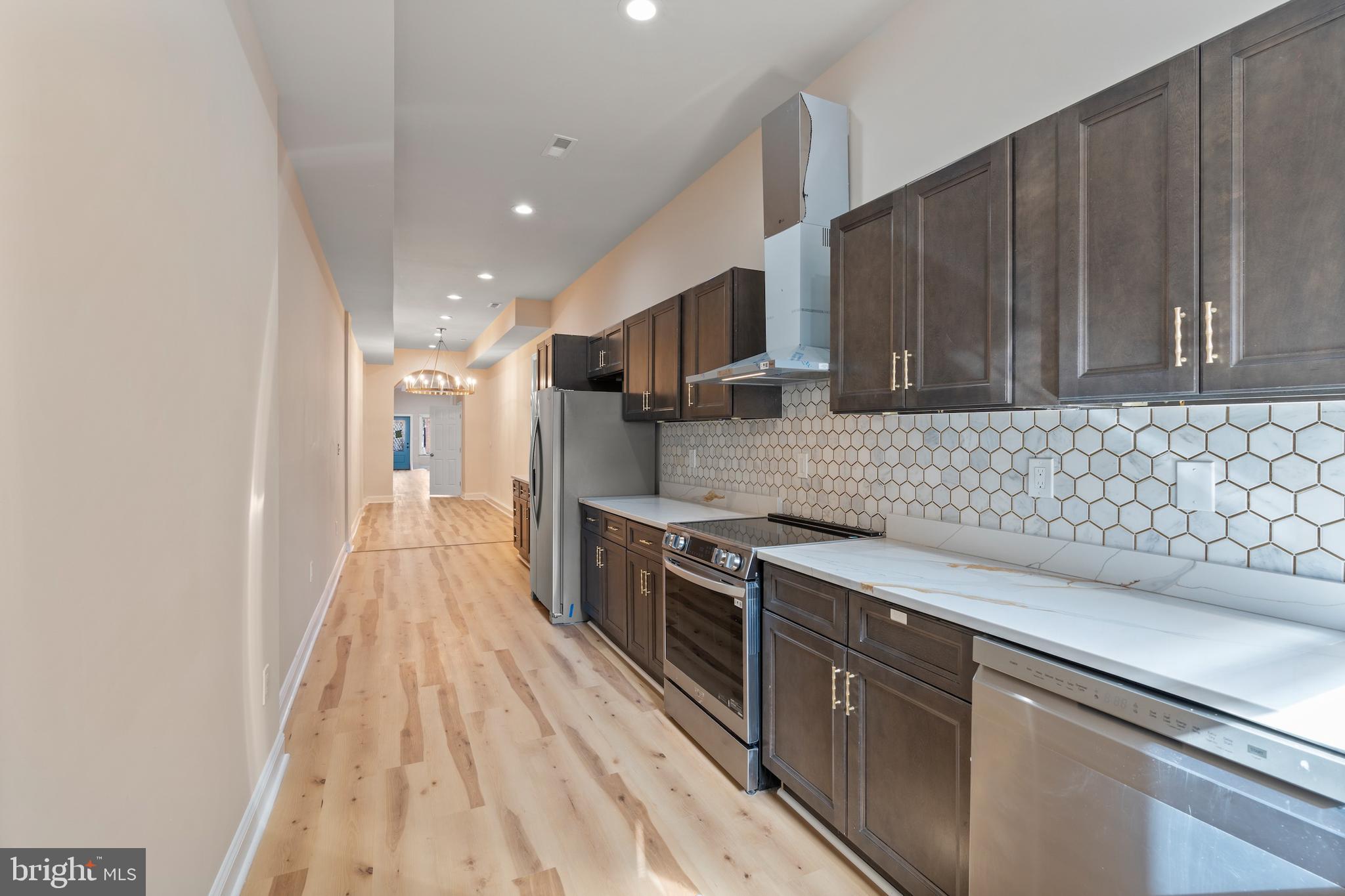 LITTLE ITALY - Residential Lease