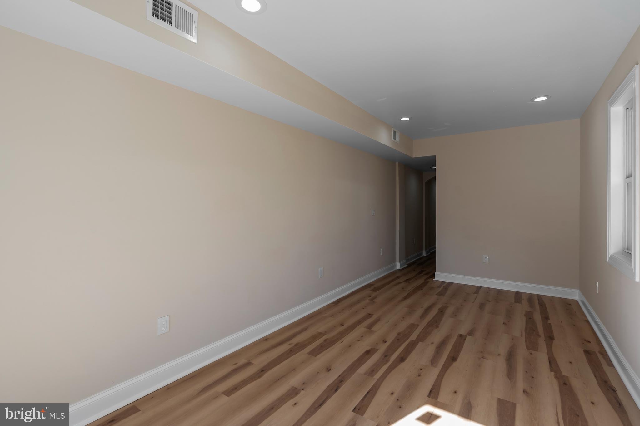 LITTLE ITALY - Residential Lease