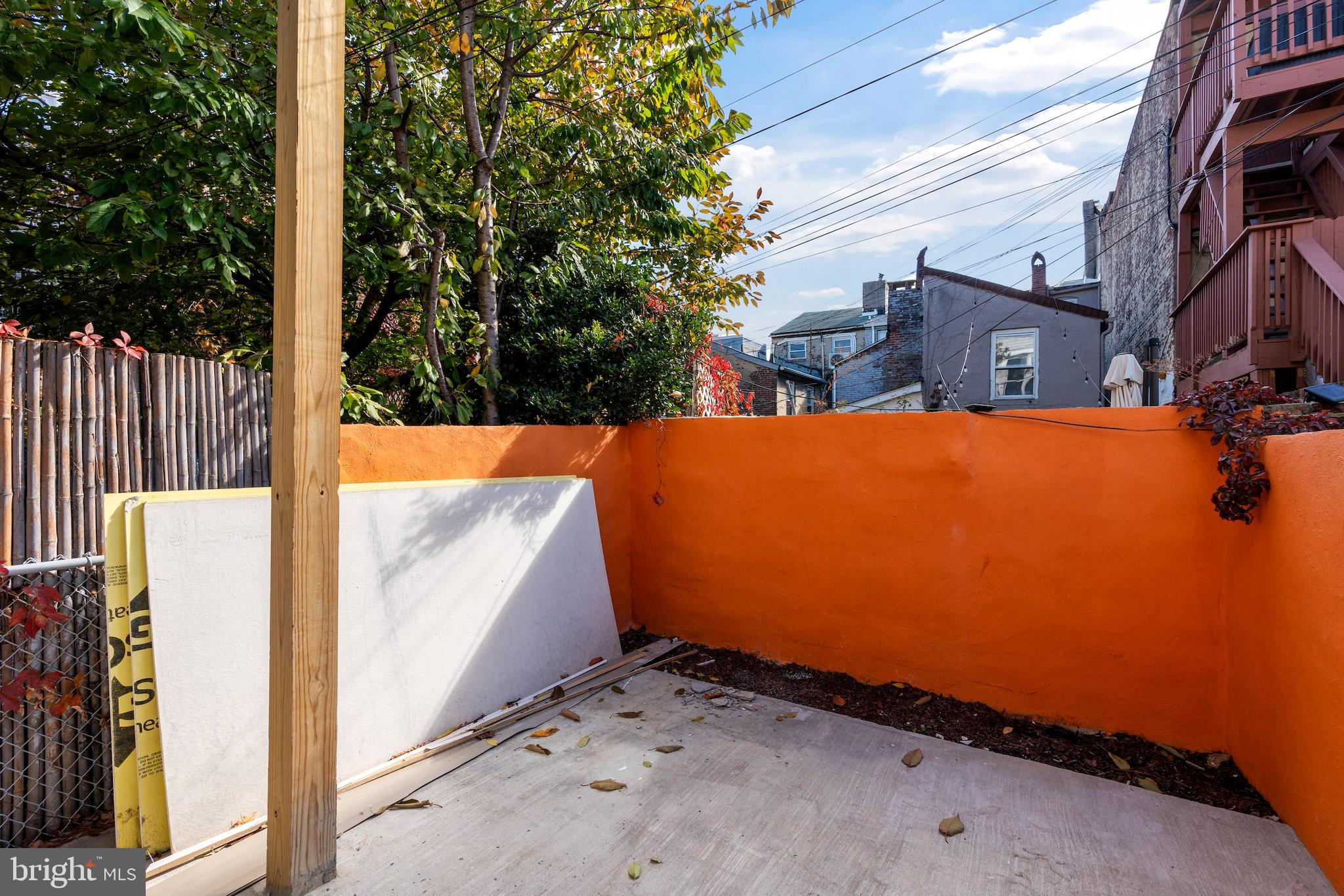 LITTLE ITALY - Residential Lease