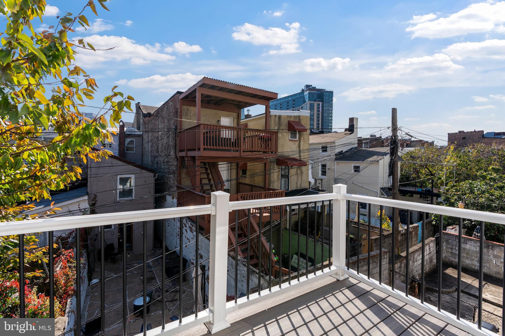 LITTLE ITALY - Residential Lease