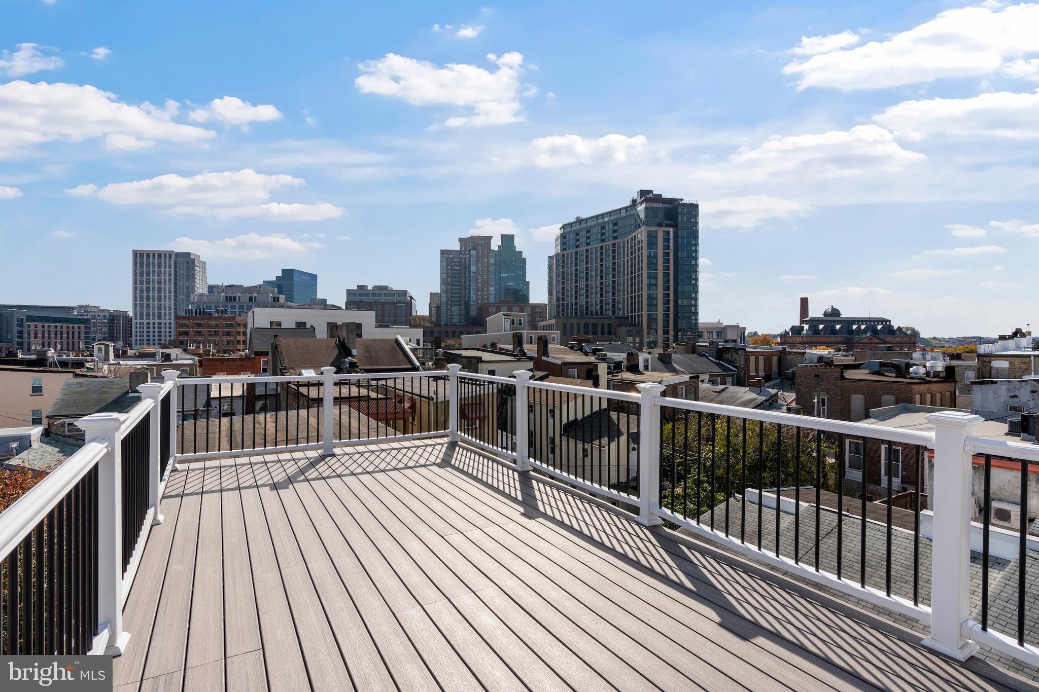 LITTLE ITALY - Residential Lease