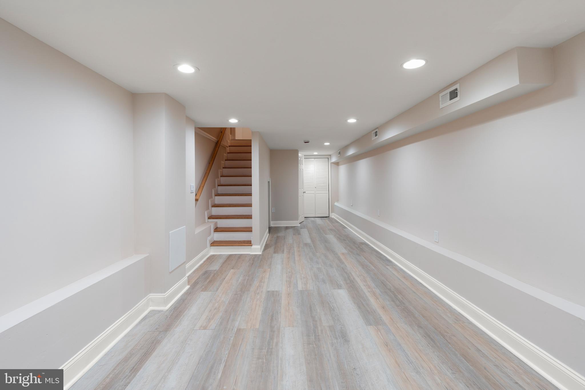 LITTLE ITALY - Residential Lease