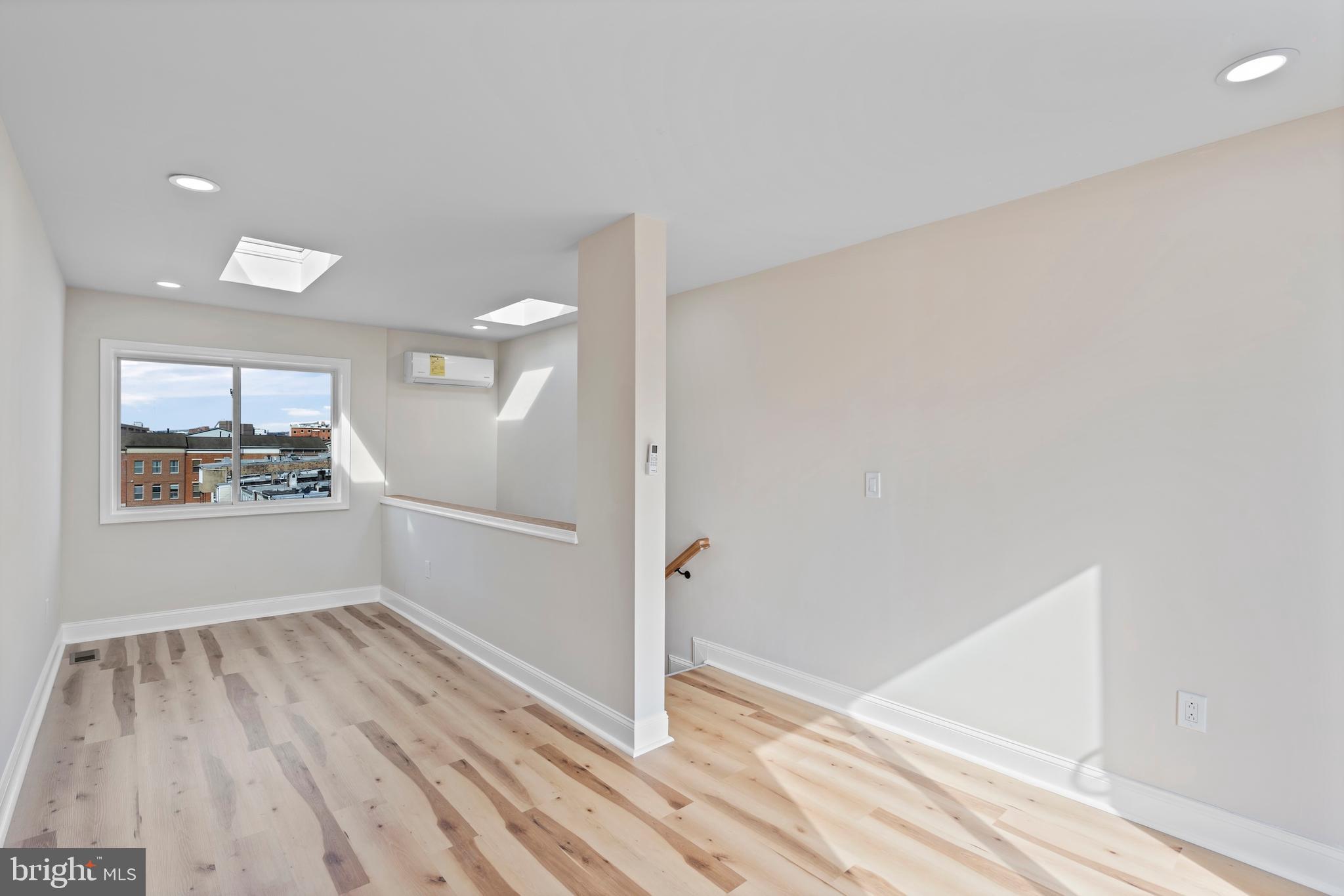 LITTLE ITALY - Residential Lease