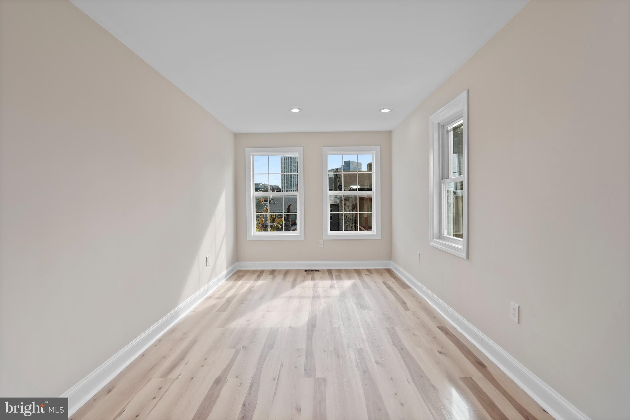 LITTLE ITALY - Residential Lease