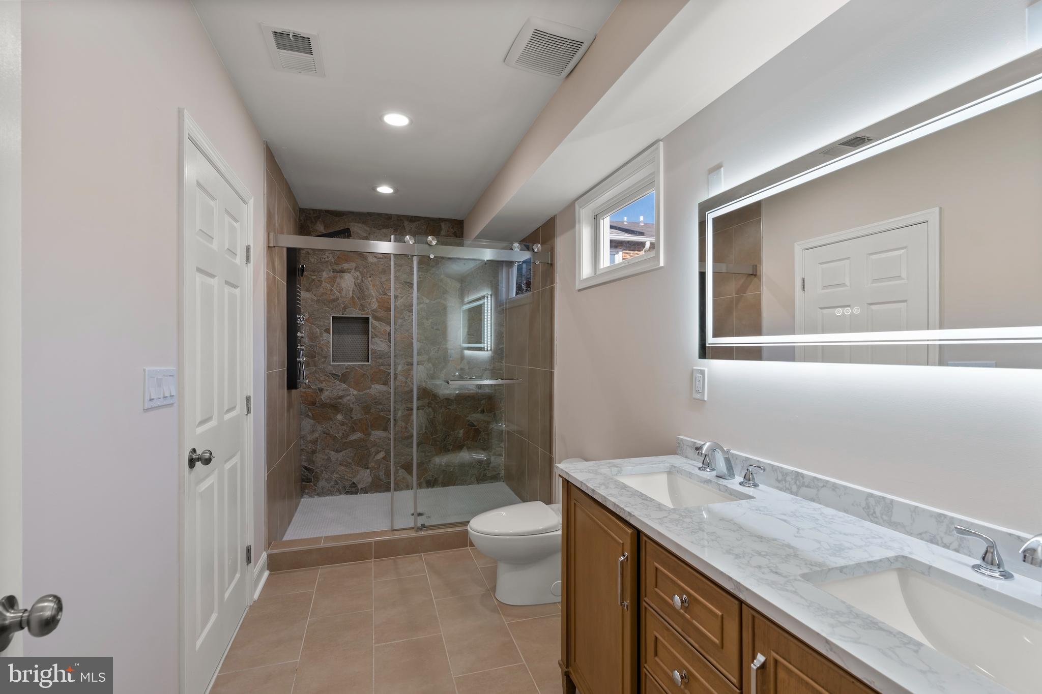 LITTLE ITALY - Residential Lease